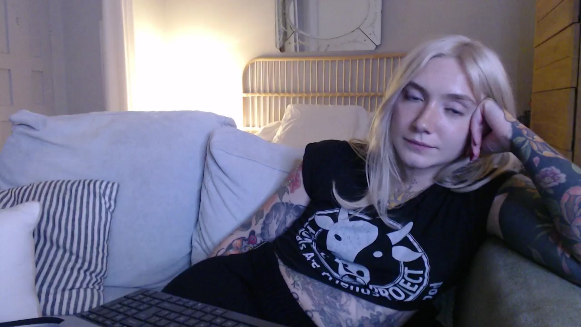 Gallery image thumbnail from Tattoo_bbgirl's myfreecams stream on, 12/05/2024, 19:55 image 19 of 20