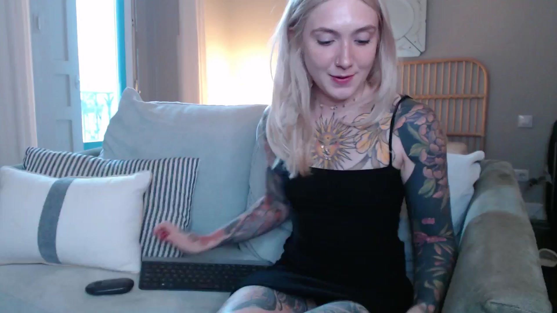 Gallery image thumbnail from Tattoo_bbgirl's myfreecams stream on, 12/06/2024, 16:17 image 13 of 20