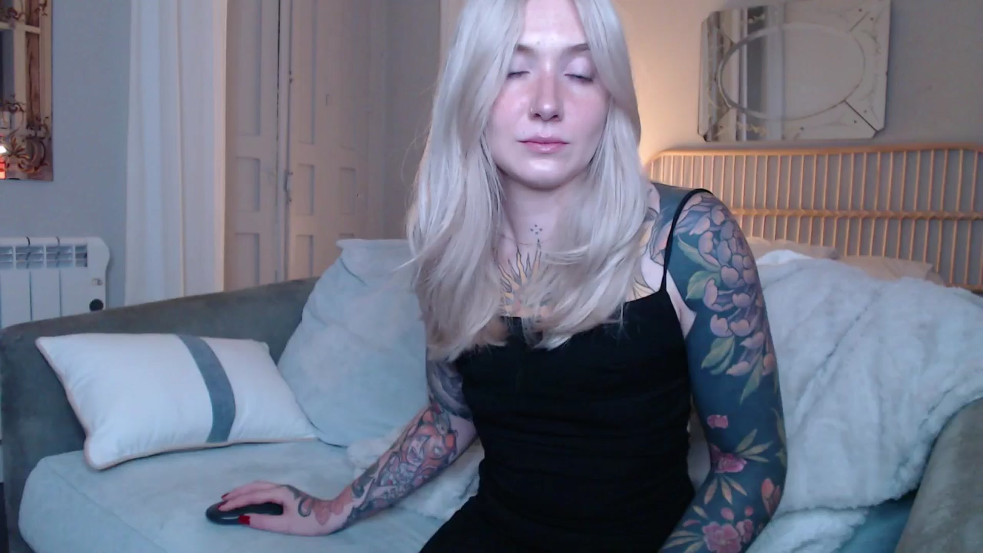 Gallery image thumbnail from Tattoo_bbgirl's myfreecams stream on, 12/07/2024, 17:34 image 4 of 20