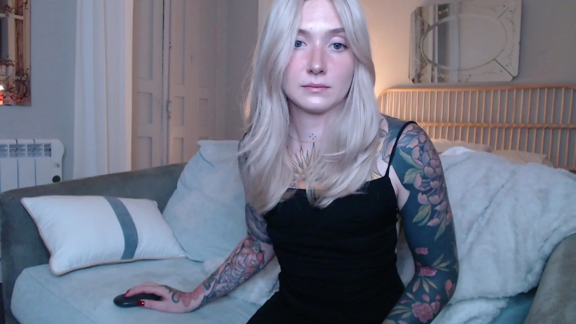 Gallery image thumbnail from Tattoo_bbgirl's myfreecams stream on, 12/07/2024, 17:34 image 15 of 20