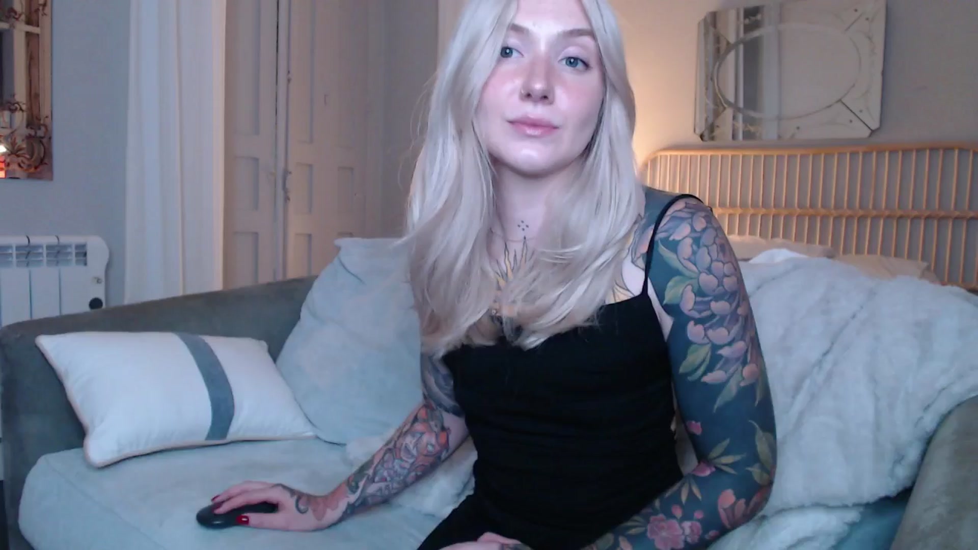 Gallery image thumbnail from Tattoo_bbgirl's myfreecams stream on, 12/07/2024, 17:34 image 6 of 20