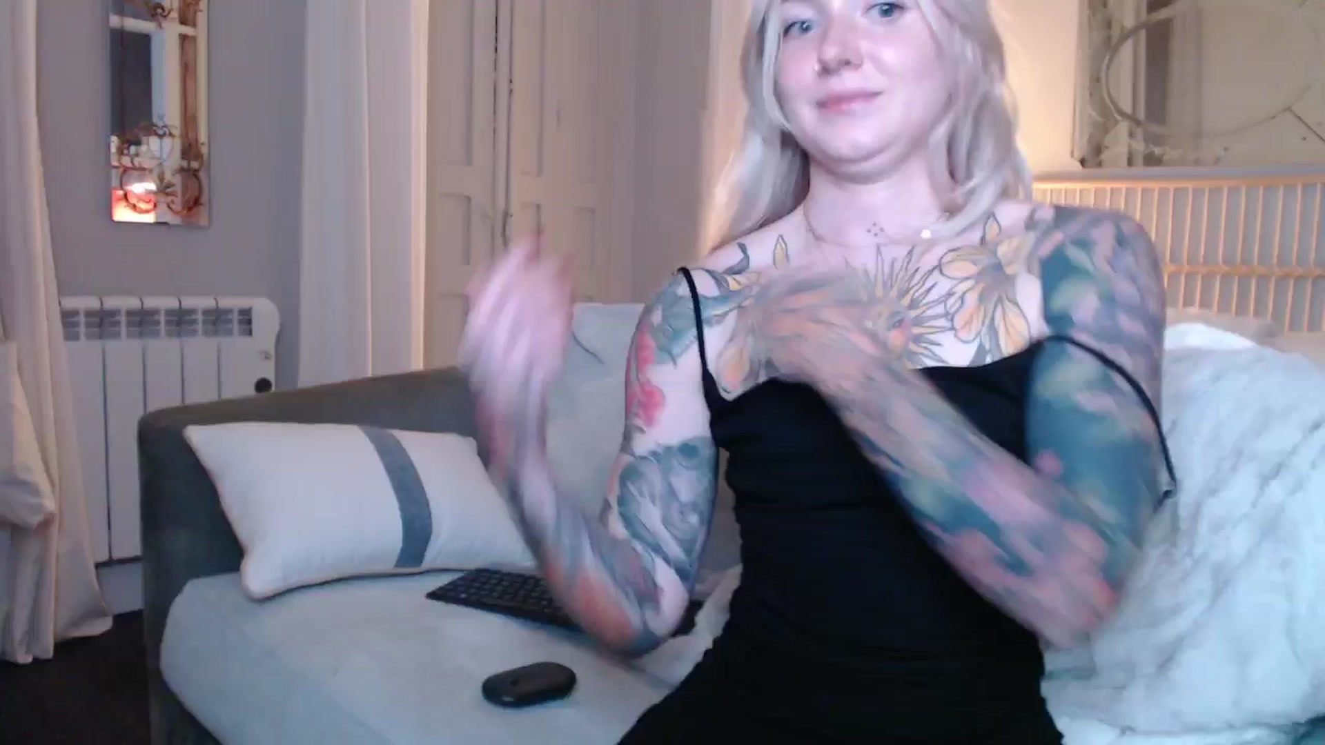 Gallery image thumbnail from Tattoo_bbgirl's myfreecams stream on, 12/07/2024, 18:14 image 15 of 20
