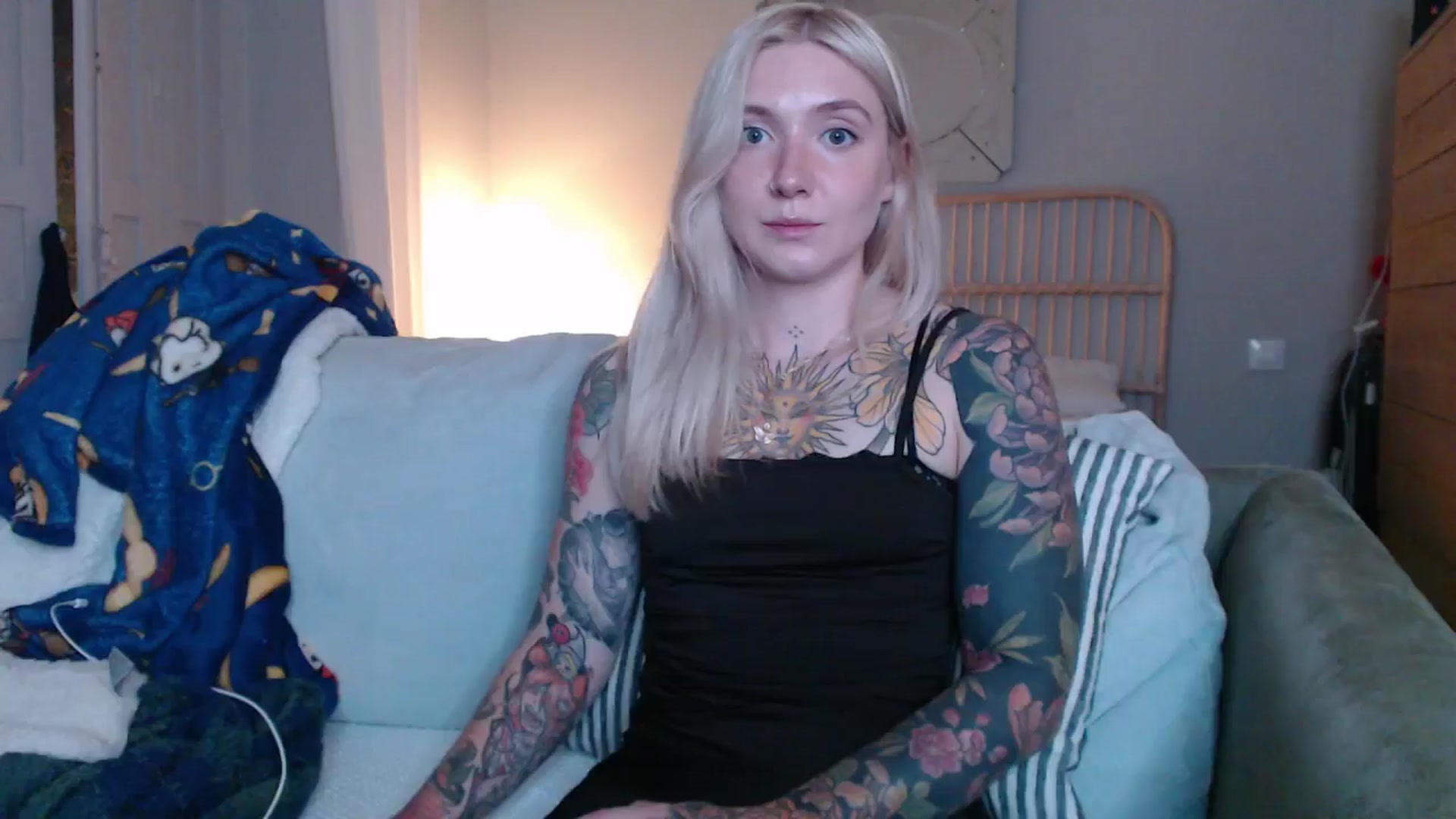 Gallery image thumbnail from Tattoo_bbgirl's myfreecams stream on, 12/15/2024, 19:39 image 6 of 20