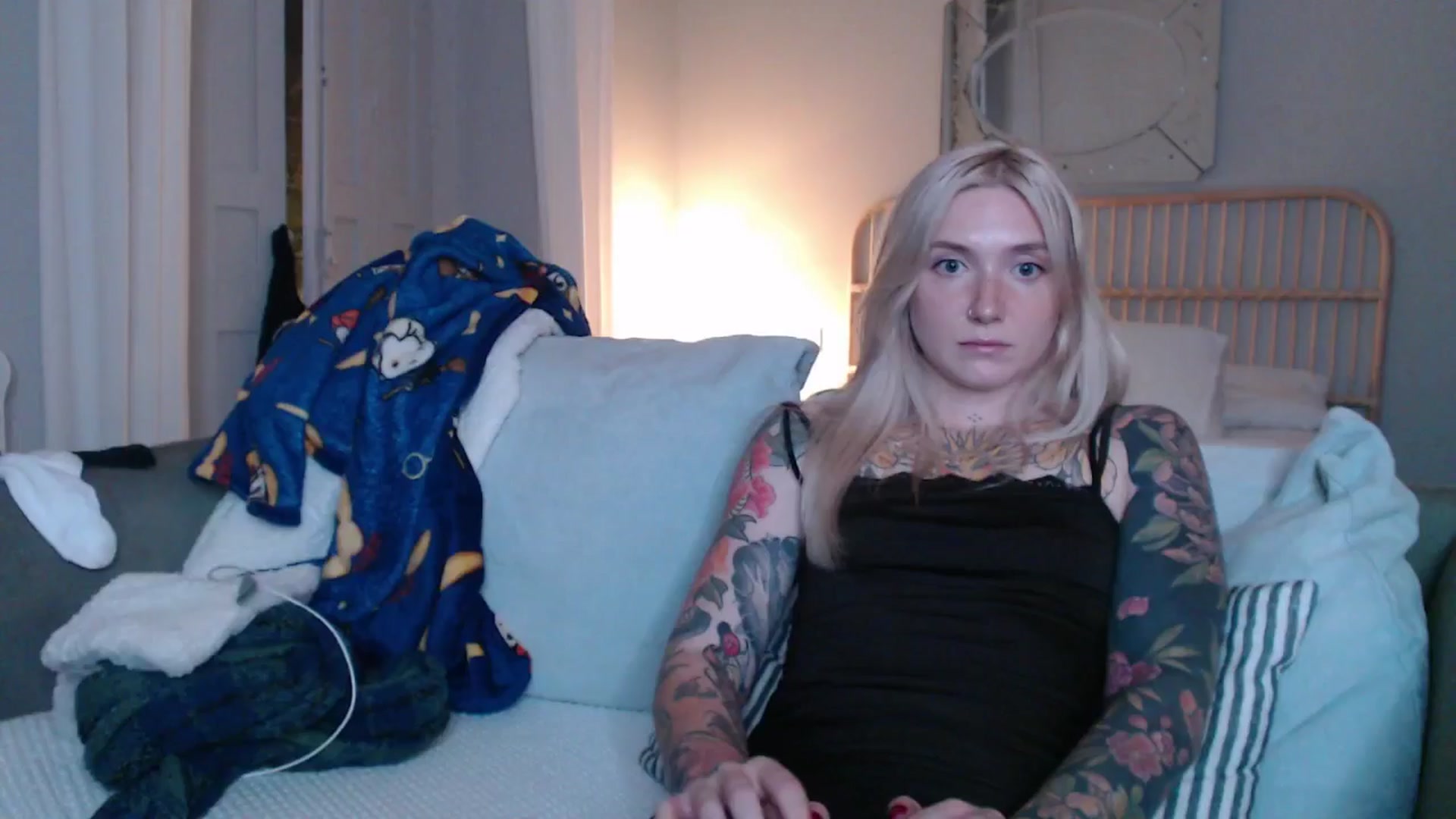 Gallery image thumbnail from Tattoo_bbgirl's myfreecams stream on, 12/15/2024, 19:39 image 18 of 20