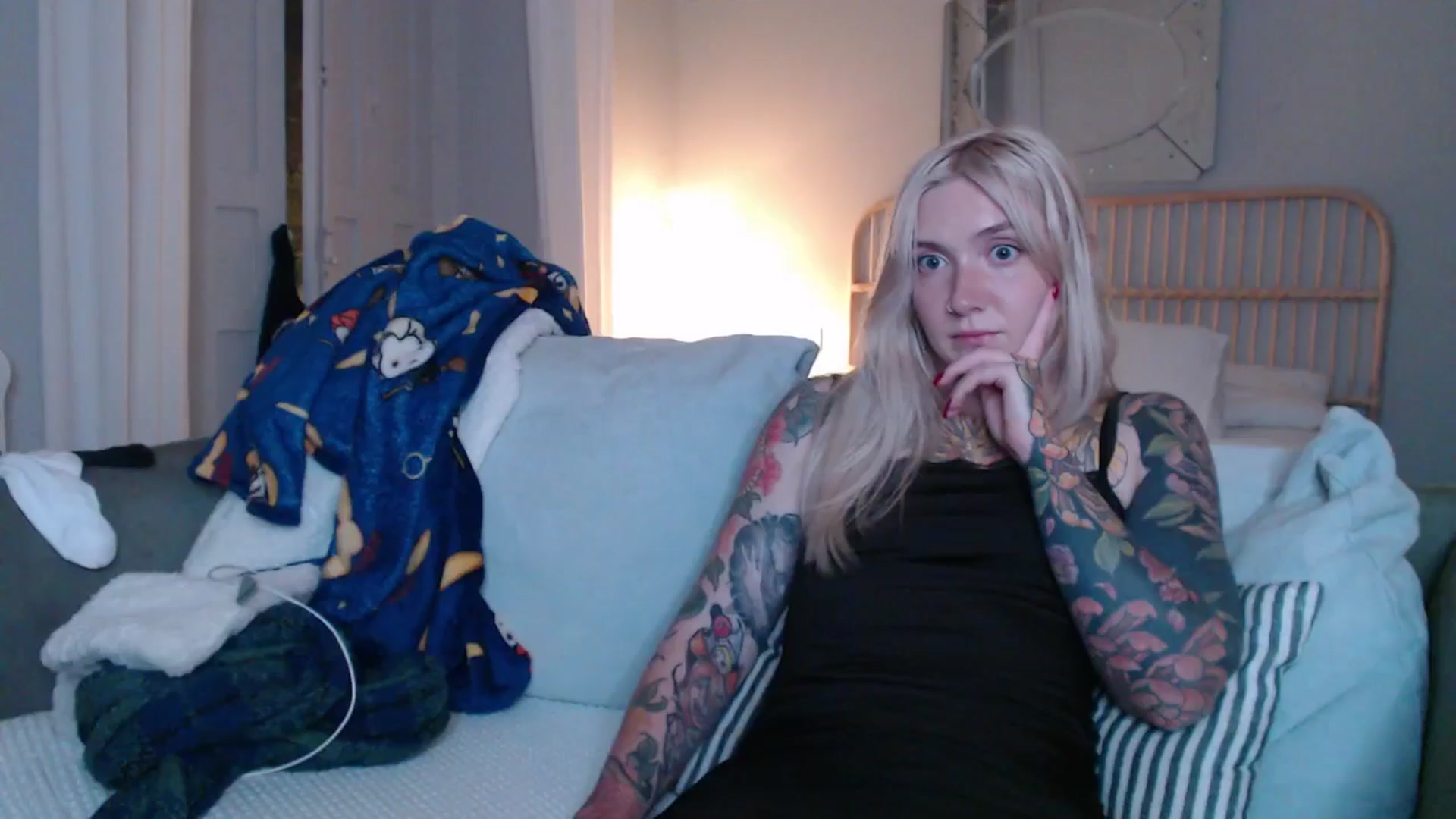 Gallery image thumbnail from Tattoo_bbgirl's myfreecams stream on, 12/15/2024, 19:39 image 17 of 20