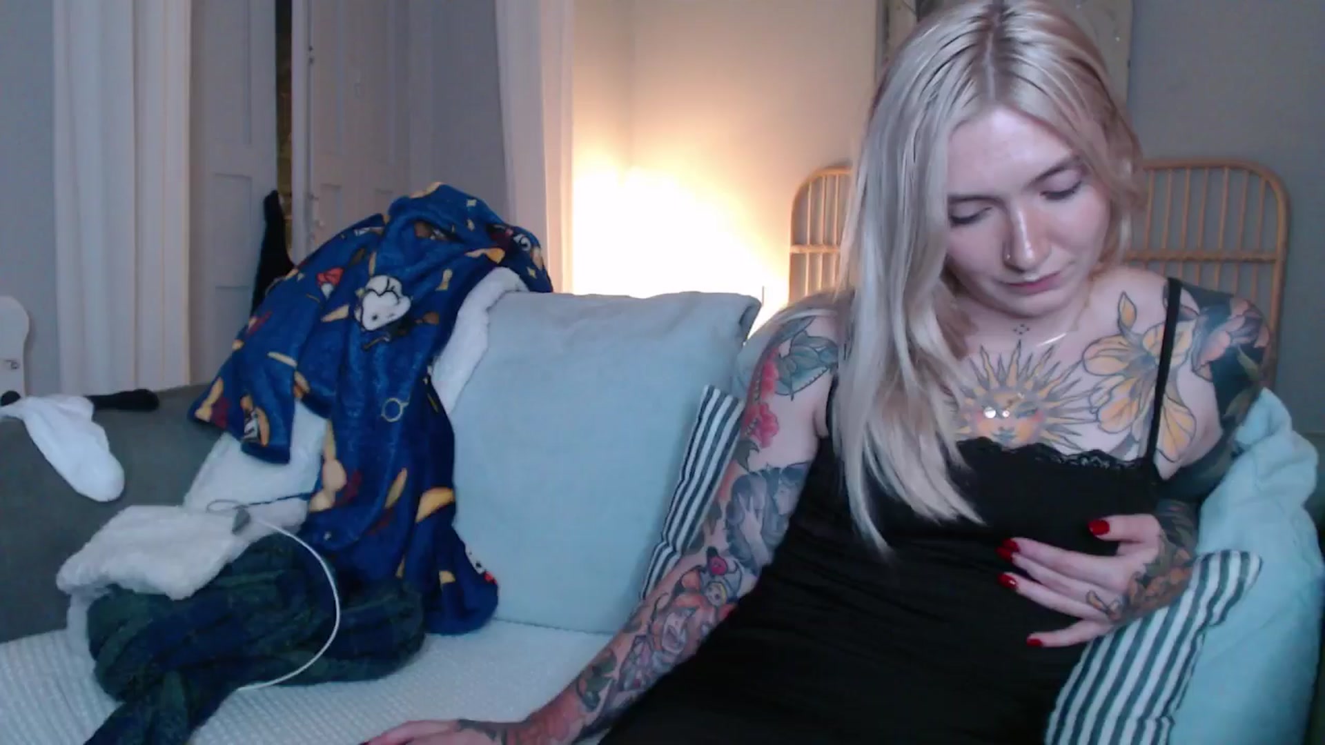 Gallery image thumbnail from Tattoo_bbgirl's myfreecams stream on, 12/15/2024, 20:07 image 11 of 20