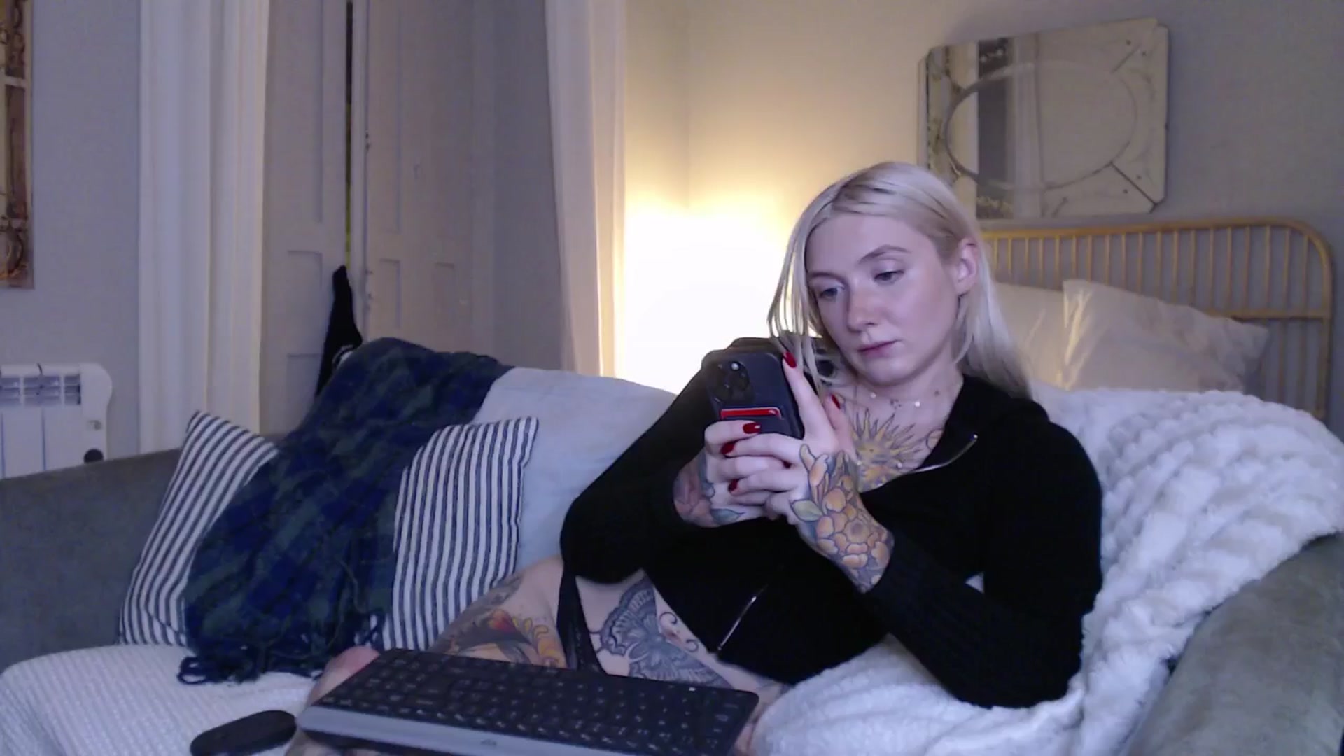 Gallery image thumbnail from Tattoo_bbgirl's myfreecams stream on, 12/17/2024, 20:36 image 20 of 20