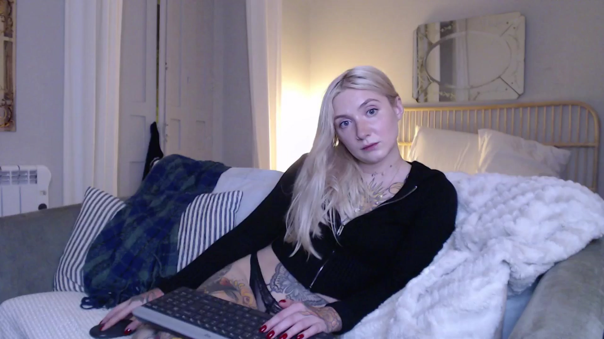Gallery image thumbnail from Tattoo_bbgirl's myfreecams stream on, 12/17/2024, 20:36 image 18 of 20