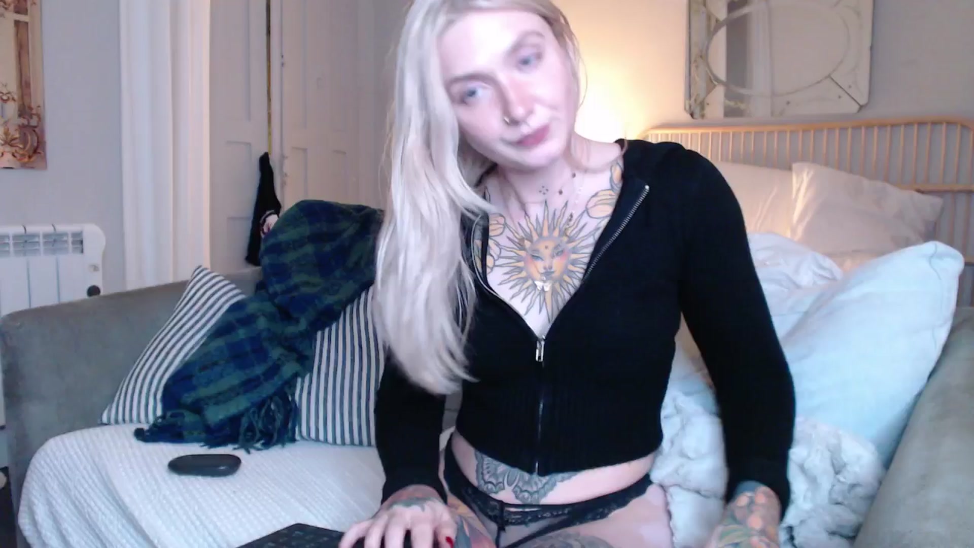 Gallery image thumbnail from Tattoo_bbgirl's myfreecams stream on, 12/17/2024, 22:46 image 2 of 20