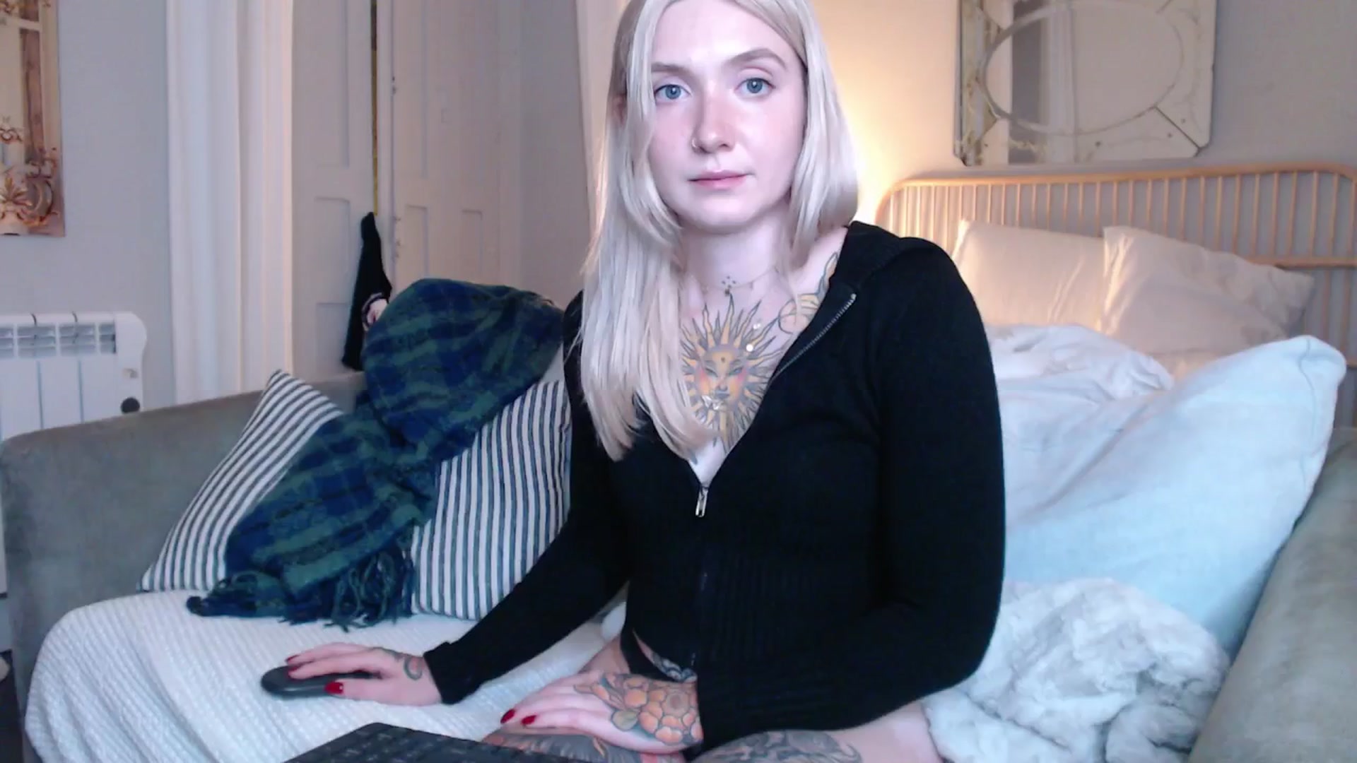 Gallery image thumbnail from Tattoo_bbgirl's myfreecams stream on, 12/17/2024, 22:46 image 8 of 20
