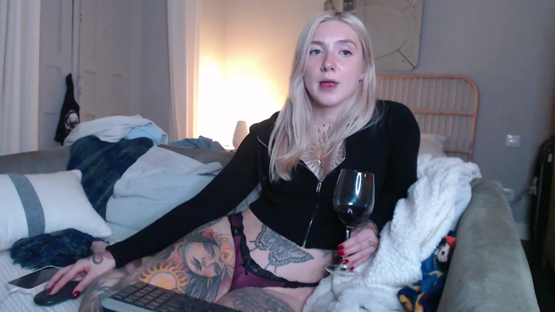 Gallery image thumbnail from Tattoo_bbgirl's myfreecams stream on, 12/20/2024, 20:47 image 15 of 20