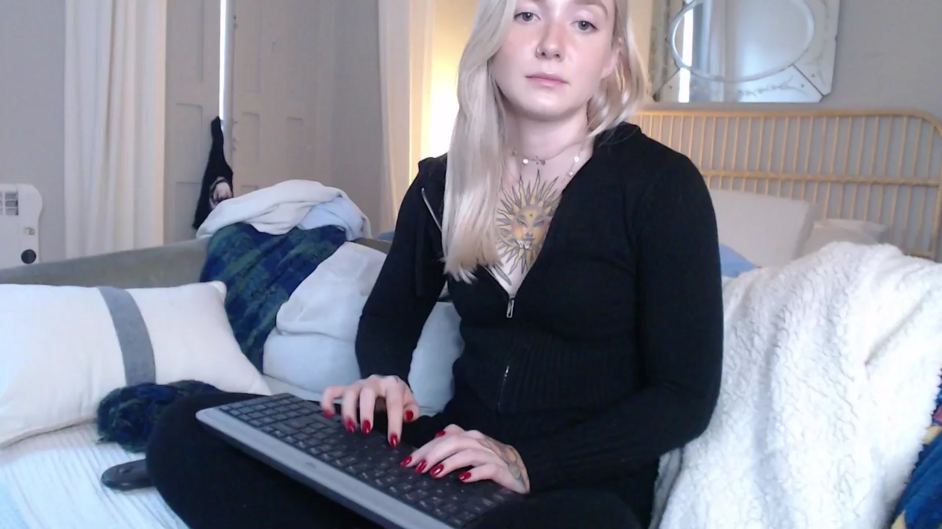 Gallery image thumbnail from Tattoo_bbgirl's myfreecams stream on, 12/20/2024, 20:47 image 5 of 20