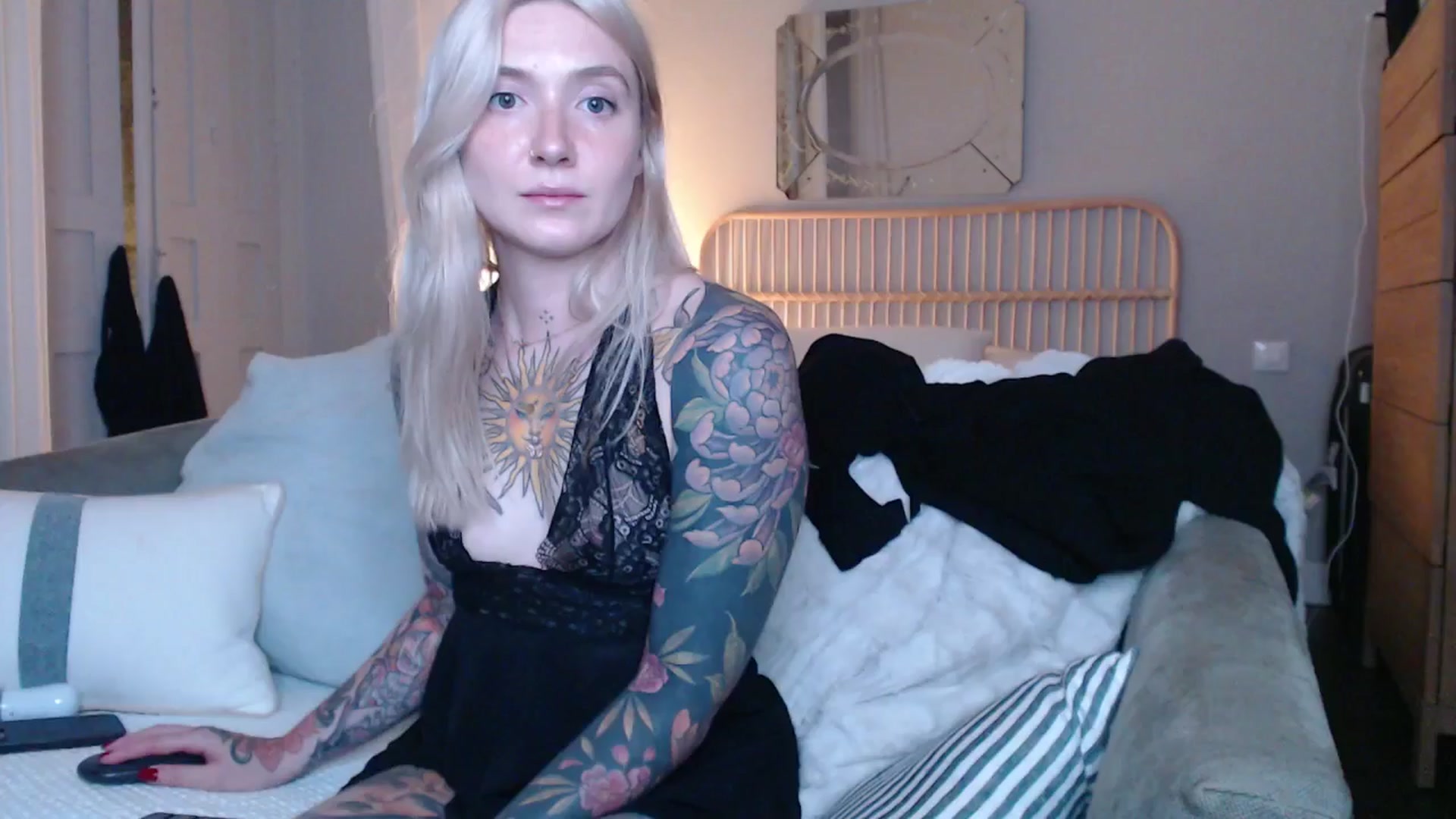 Gallery image thumbnail from Tattoo_bbgirl's myfreecams stream on, 12/21/2024, 23:20 image 9 of 20