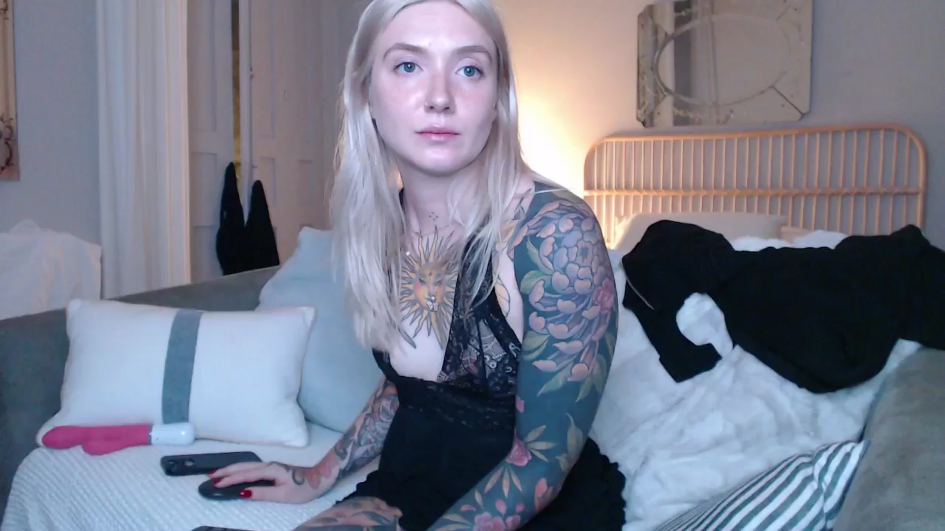 Gallery image thumbnail from Tattoo_bbgirl's myfreecams stream on, 12/21/2024, 23:20 image 13 of 20