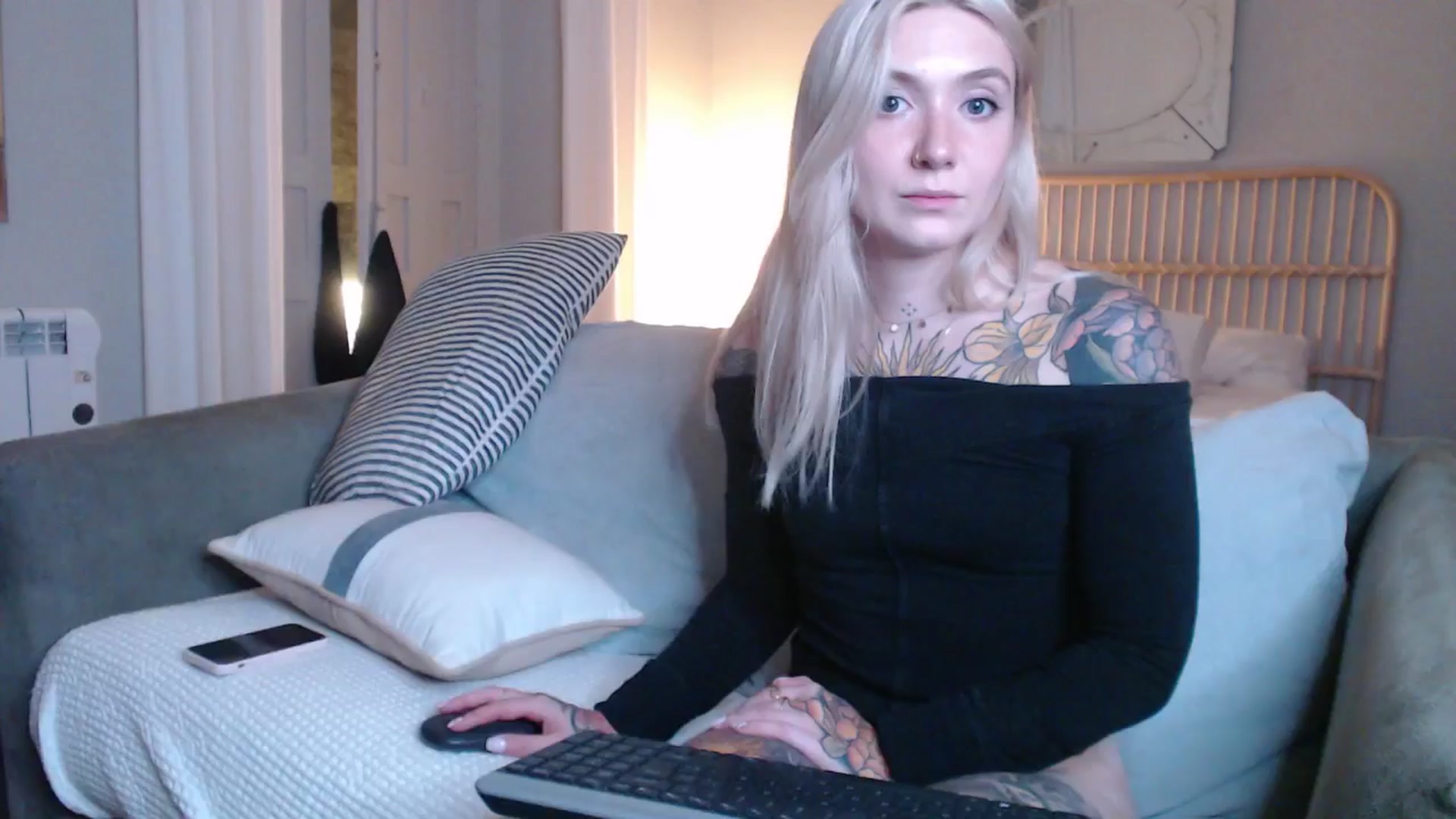 Gallery image thumbnail from Tattoo_bbgirl's myfreecams stream on, 12/23/2024, 21:23 image 1 of 20
