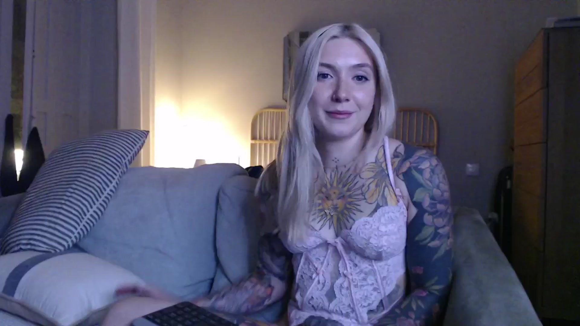 Gallery image thumbnail from Tattoo_bbgirl's myfreecams stream on, 12/23/2024, 21:23 image 13 of 20
