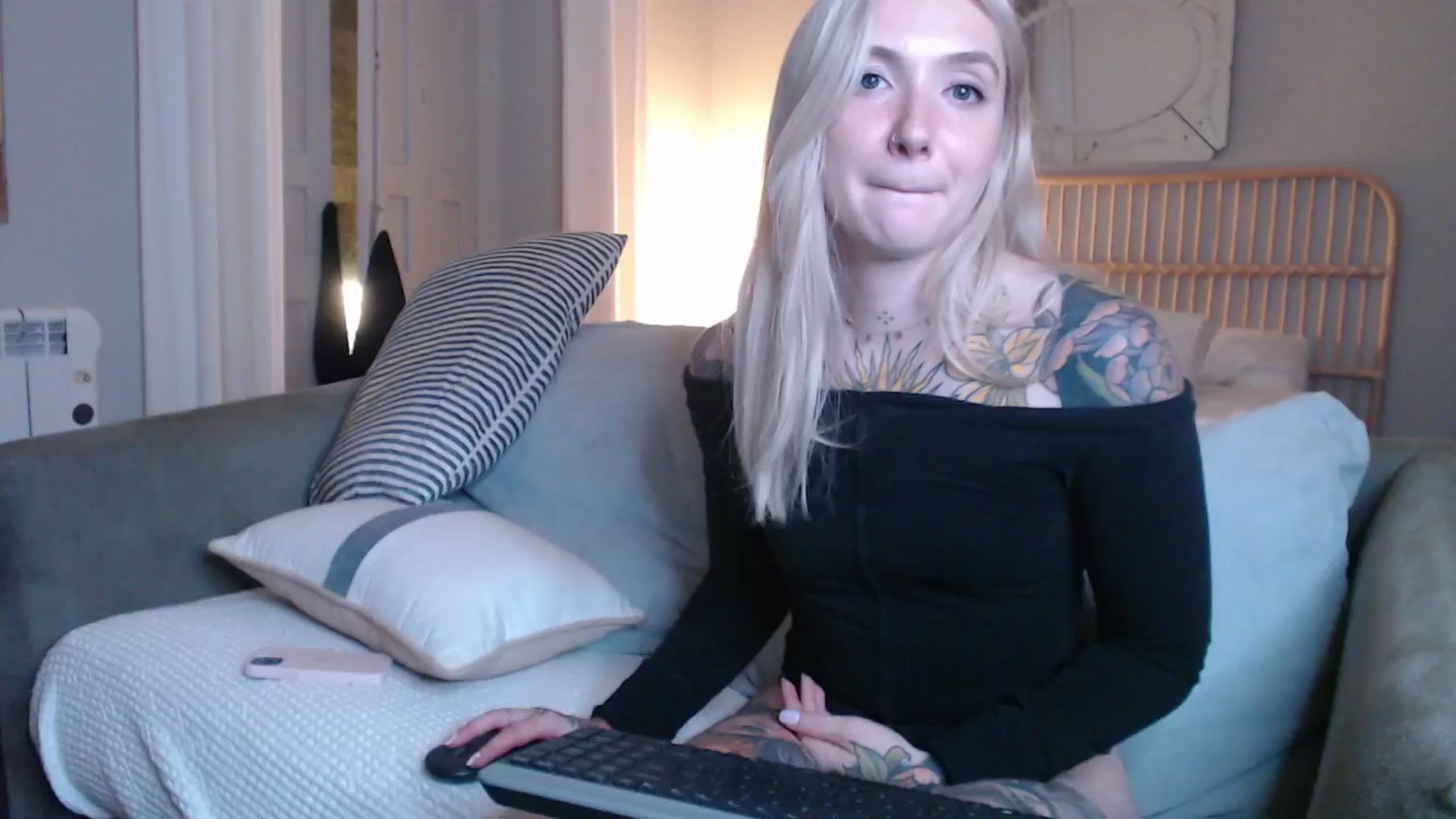 Gallery image thumbnail from Tattoo_bbgirl's myfreecams stream on, 12/23/2024, 21:23 image 2 of 20