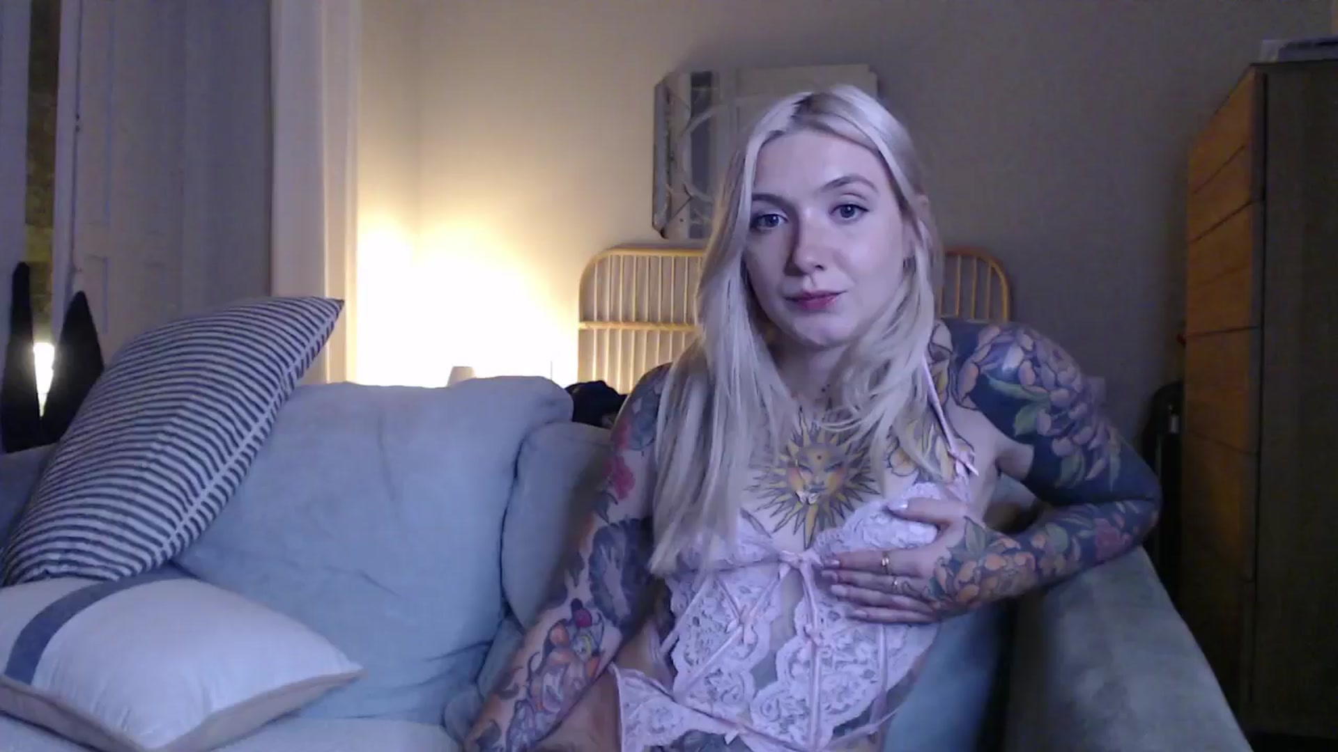 Gallery image thumbnail from Tattoo_bbgirl's myfreecams stream on, 12/23/2024, 21:23 image 8 of 20