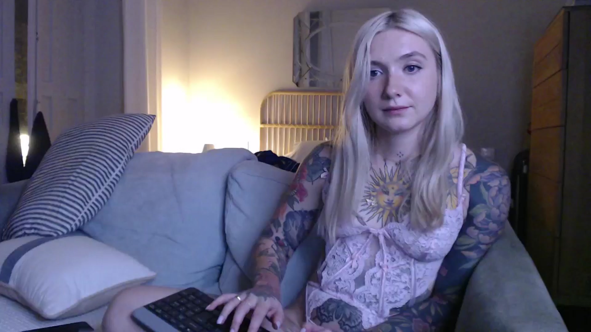 Gallery image thumbnail from Tattoo_bbgirl's myfreecams stream on, 12/23/2024, 21:23 image 16 of 20