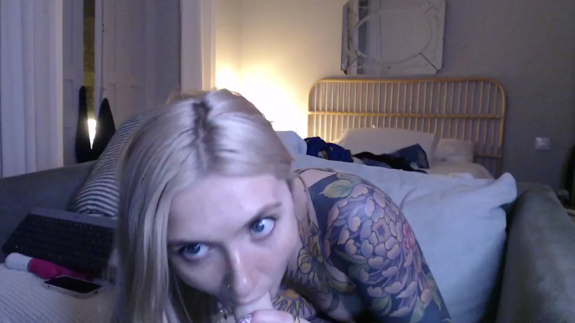 Gallery image thumbnail from Tattoo_bbgirl's myfreecams stream on, 12/23/2024, 21:44 image 10 of 20