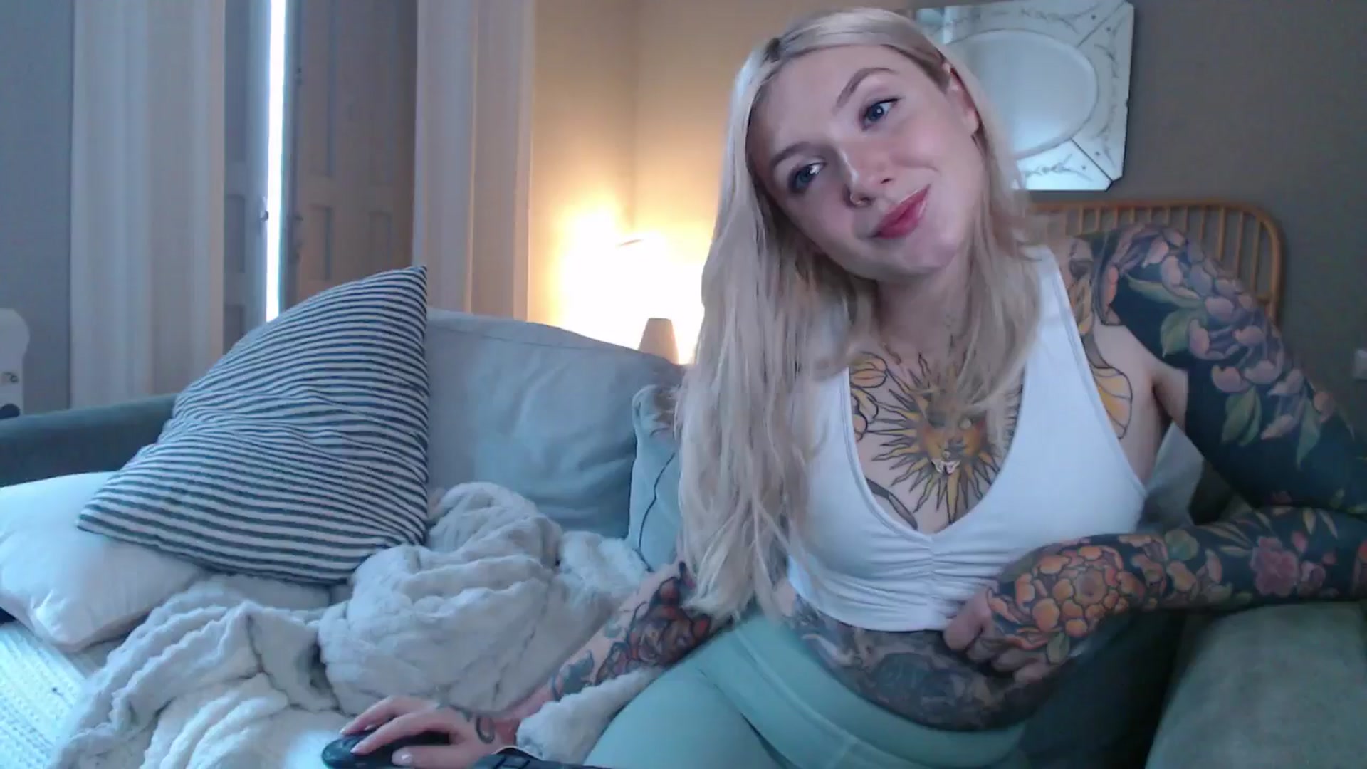 Gallery image thumbnail from Tattoo_bbgirl's myfreecams stream on, 12/30/2024, 15:43 image 13 of 20