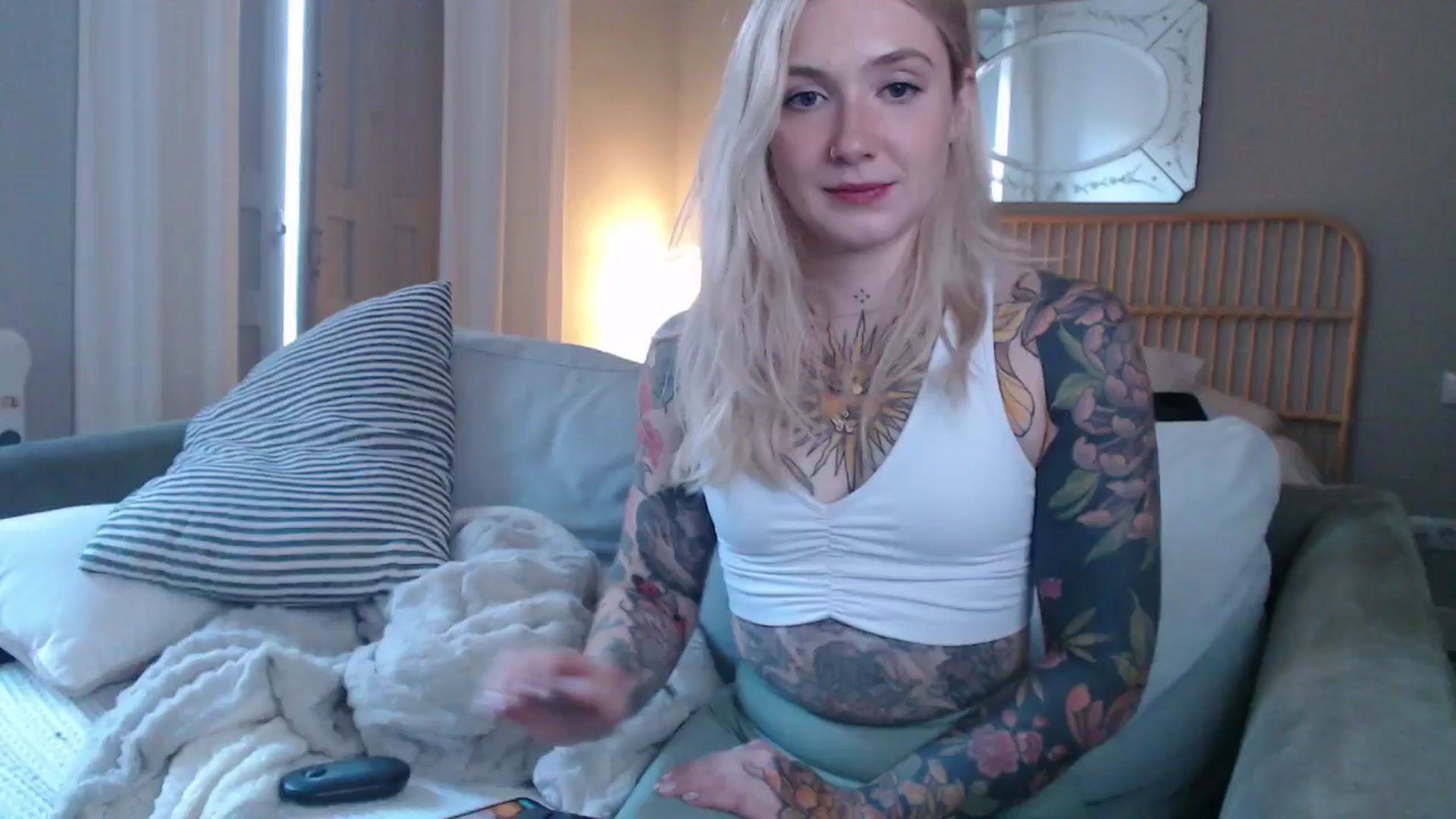 Gallery image thumbnail from Tattoo_bbgirl's myfreecams stream on, 12/30/2024, 15:43 image 10 of 20