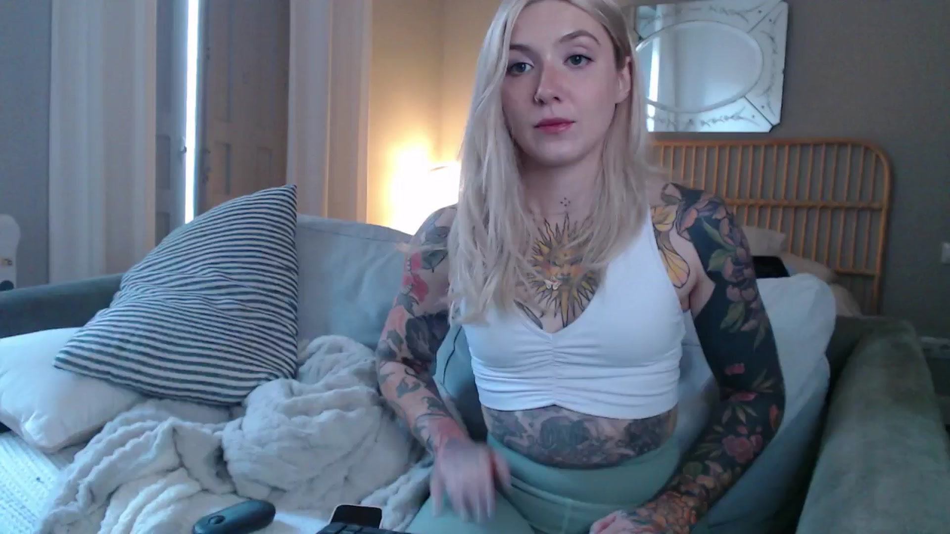 Gallery image thumbnail from Tattoo_bbgirl's myfreecams stream on, 12/30/2024, 15:43 image 14 of 20