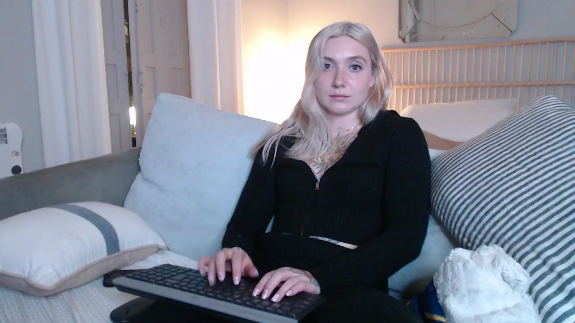 Gallery image thumbnail from Tattoo_bbgirl's myfreecams stream on, 12/31/2024, 20:31 image 18 of 20