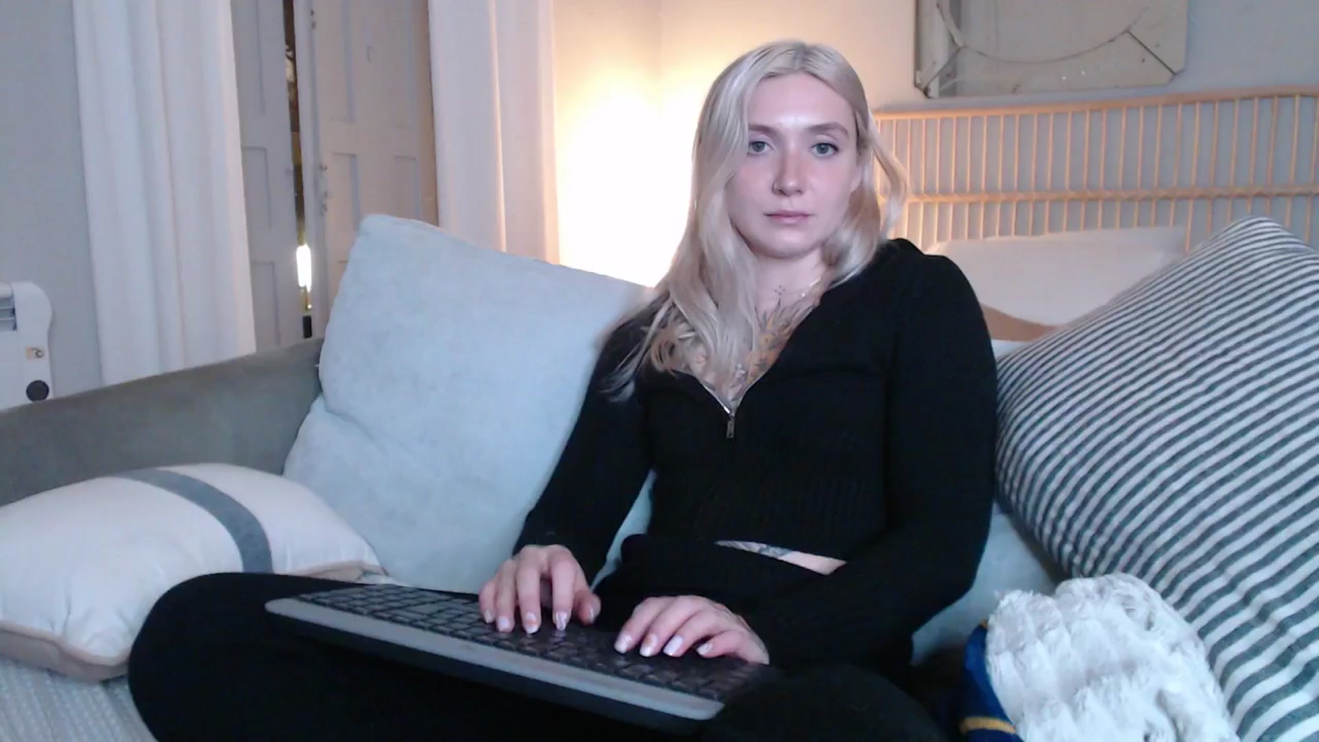 Gallery image thumbnail from Tattoo_bbgirl's myfreecams stream on, 12/31/2024, 20:31 image 19 of 20