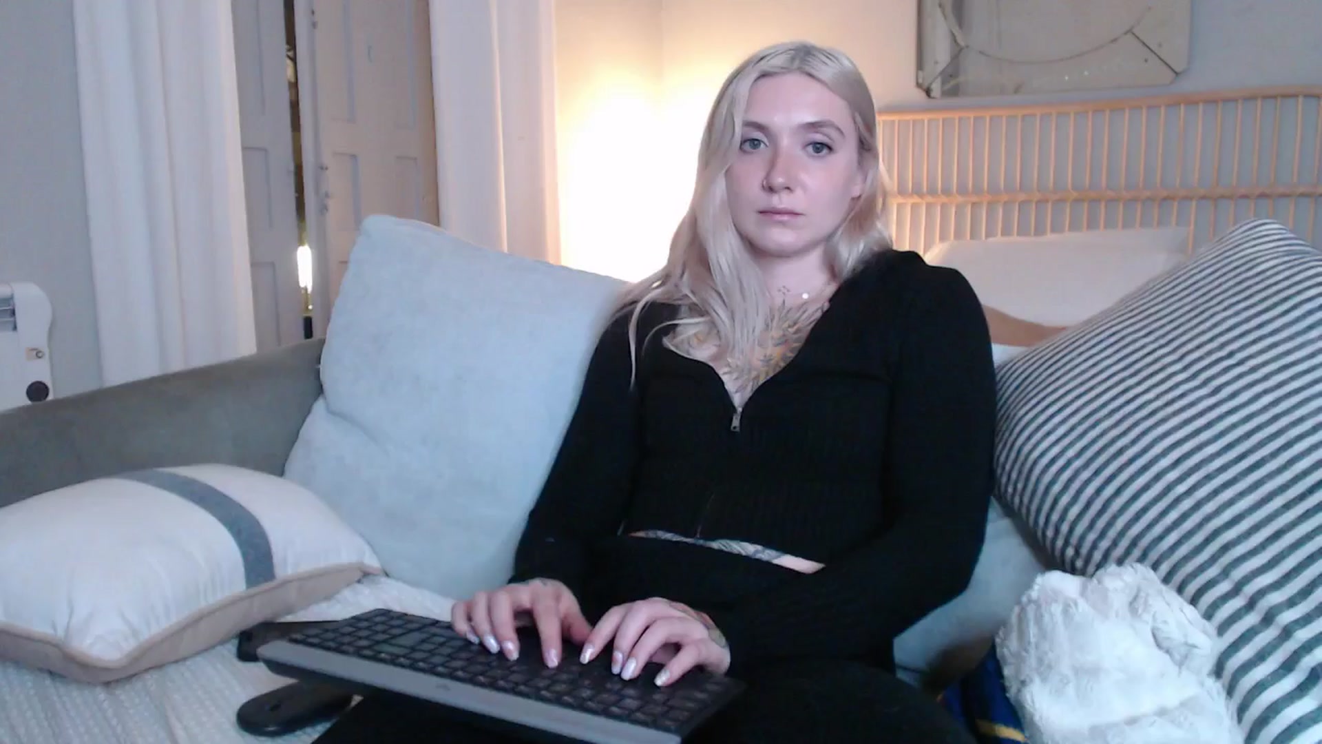 Gallery image thumbnail from Tattoo_bbgirl's myfreecams stream on, 12/31/2024, 20:31 image 17 of 20