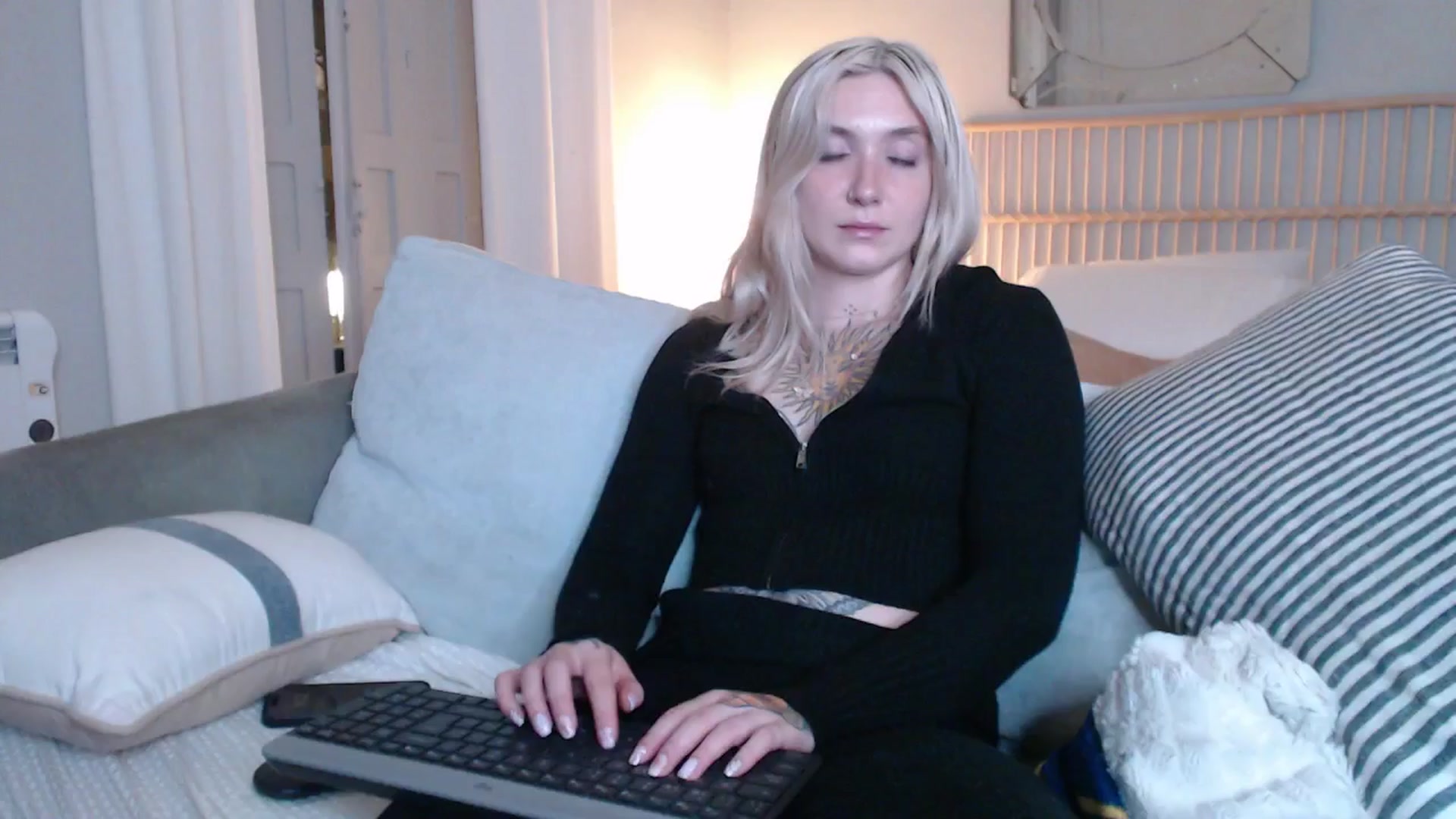 Gallery image thumbnail from Tattoo_bbgirl's myfreecams stream on, 12/31/2024, 20:31 image 13 of 20