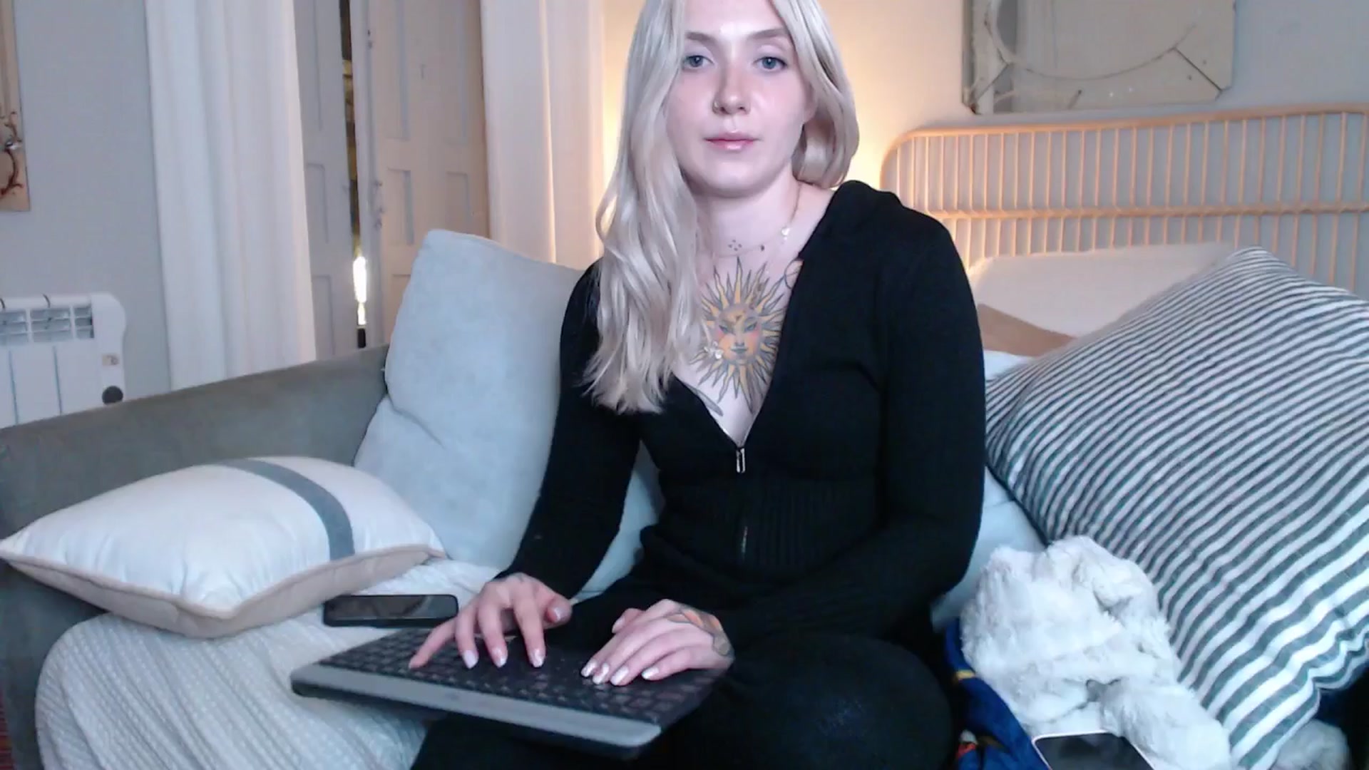 Gallery image thumbnail from Tattoo_bbgirl's myfreecams stream on, 12/31/2024, 20:31 image 9 of 20