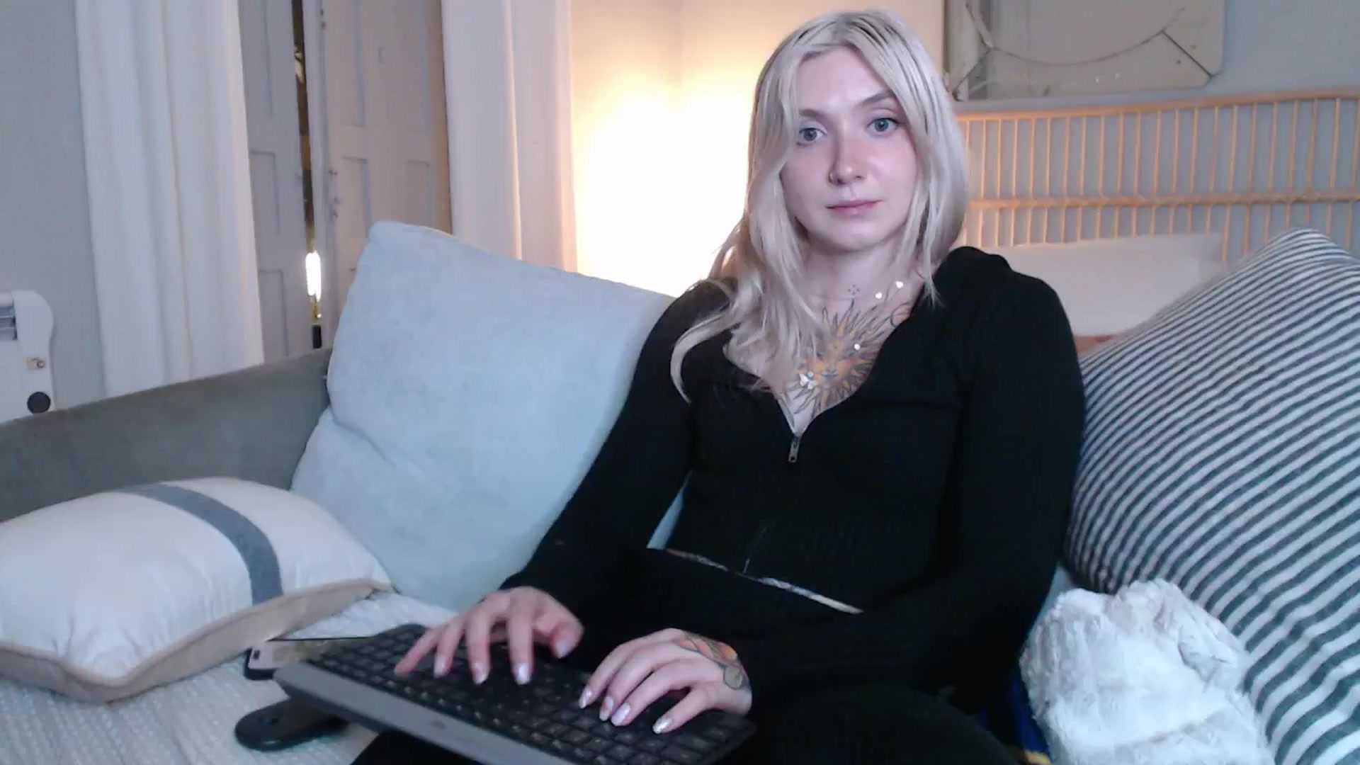 Gallery image thumbnail from Tattoo_bbgirl's myfreecams stream on, 12/31/2024, 20:31 image 14 of 20