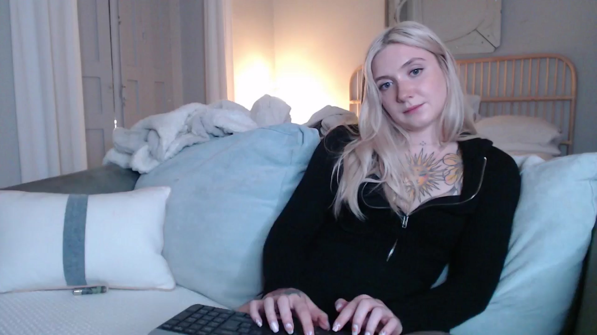 Gallery image thumbnail from Tattoo_bbgirl's myfreecams stream on, 01/02/2025, 19:53 image 15 of 20
