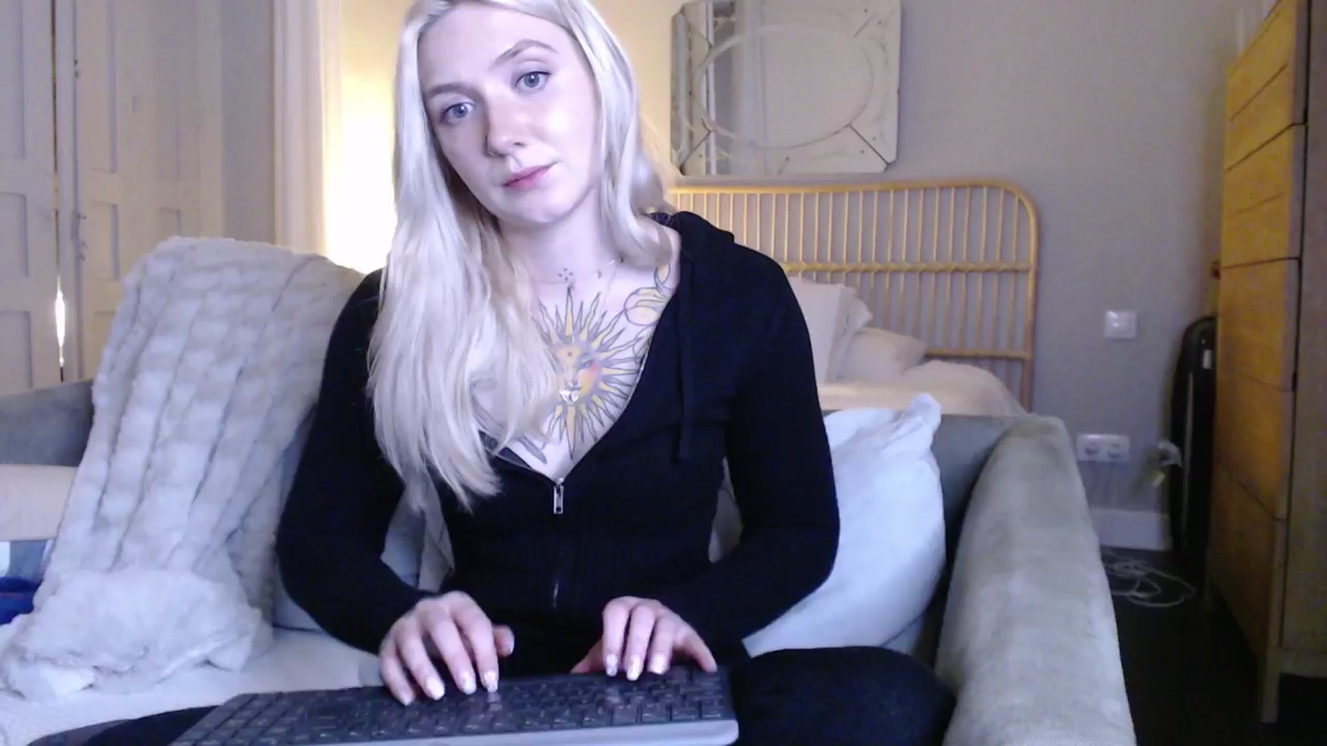 Gallery image thumbnail from Tattoo_bbgirl's myfreecams stream on, 01/04/2025, 21:50 image 15 of 20