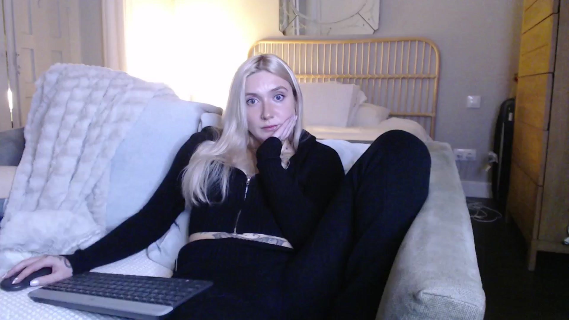Gallery image thumbnail from Tattoo_bbgirl's myfreecams stream on, 01/04/2025, 21:50 image 10 of 20