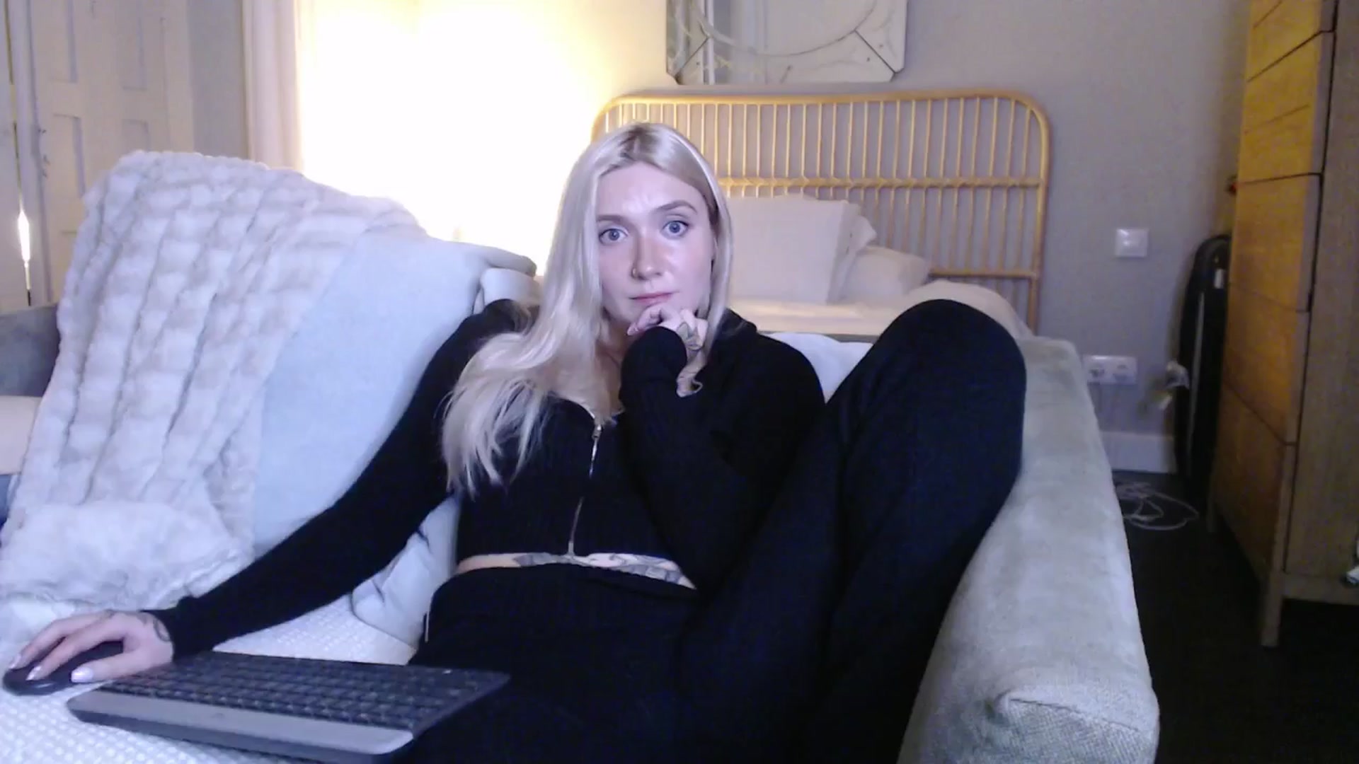 Gallery image thumbnail from Tattoo_bbgirl's myfreecams stream on, 01/04/2025, 21:50 image 9 of 20