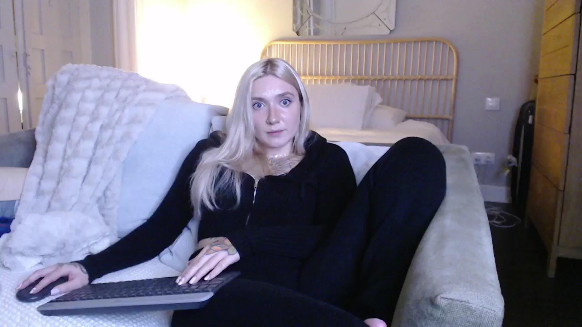 Gallery image thumbnail from Tattoo_bbgirl's myfreecams stream on, 01/04/2025, 21:50 image 13 of 20