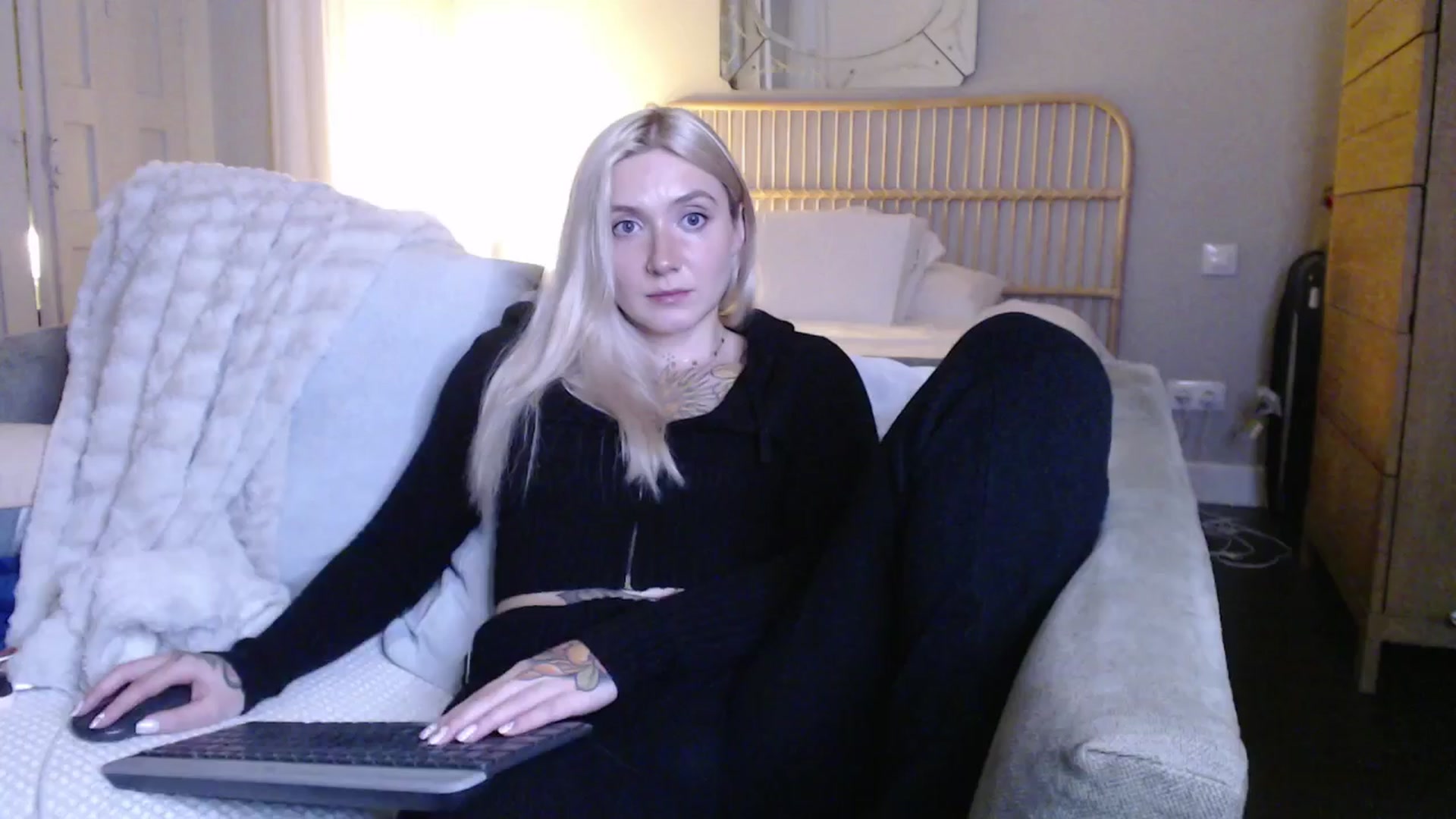 Gallery image thumbnail from Tattoo_bbgirl's myfreecams stream on, 01/04/2025, 21:50 image 4 of 20