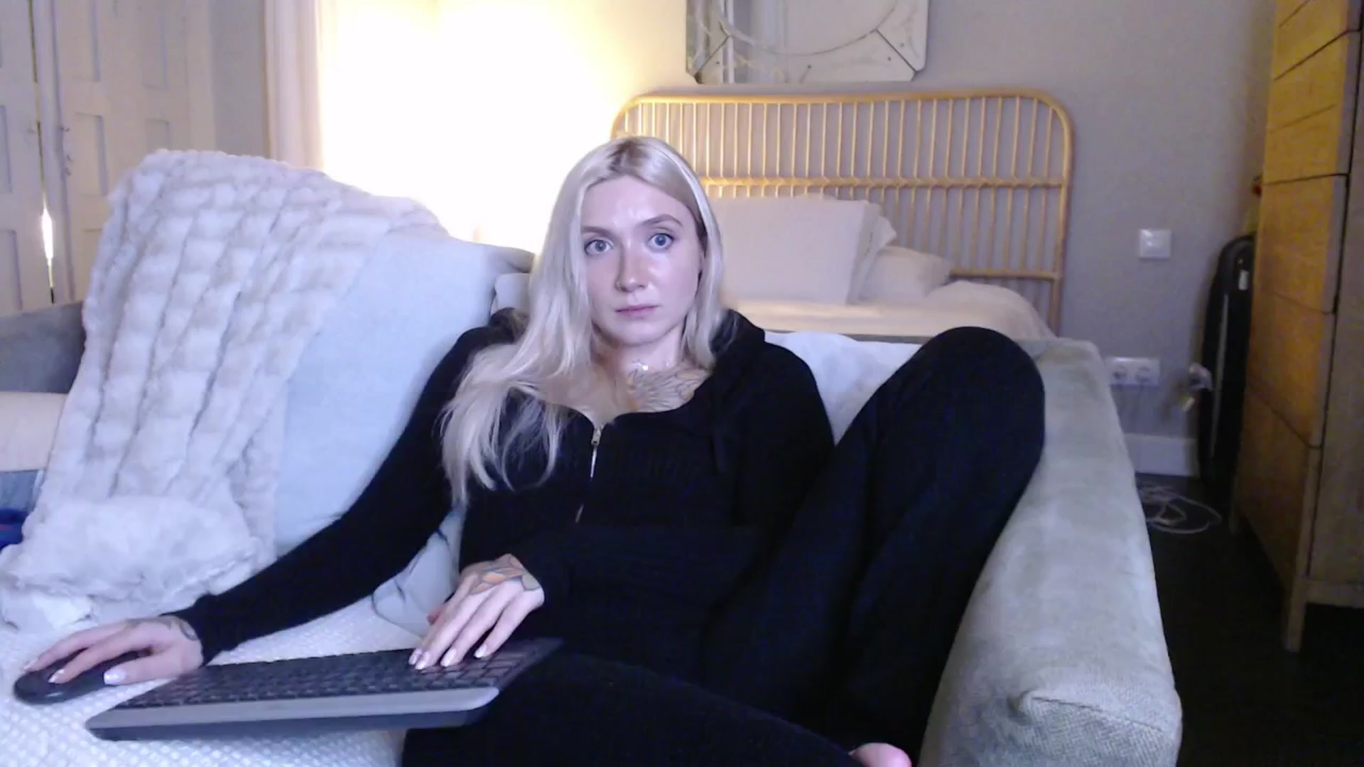 Gallery image thumbnail from Tattoo_bbgirl's myfreecams stream on, 01/04/2025, 21:50 image 14 of 20