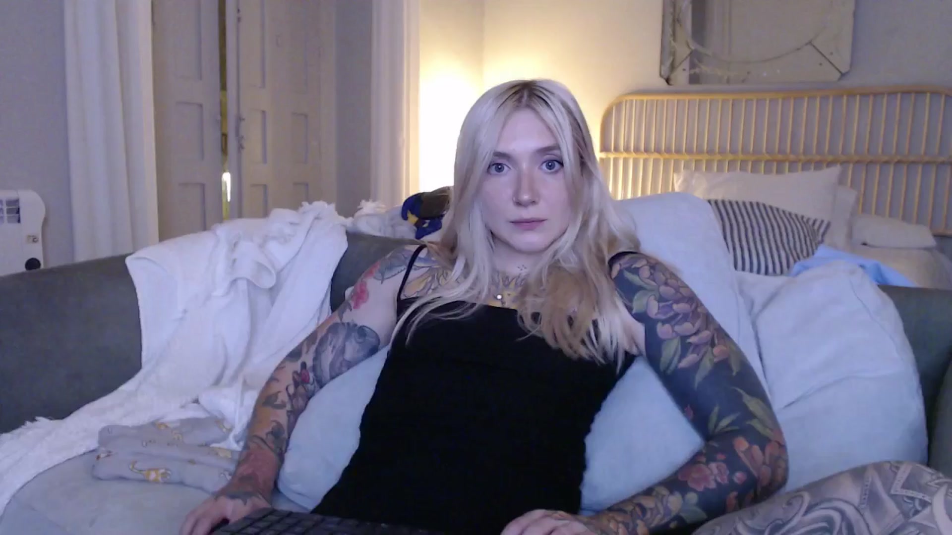 Gallery image thumbnail from Tattoo_bbgirl's myfreecams stream on, 01/07/2025, 22:55 image 15 of 20