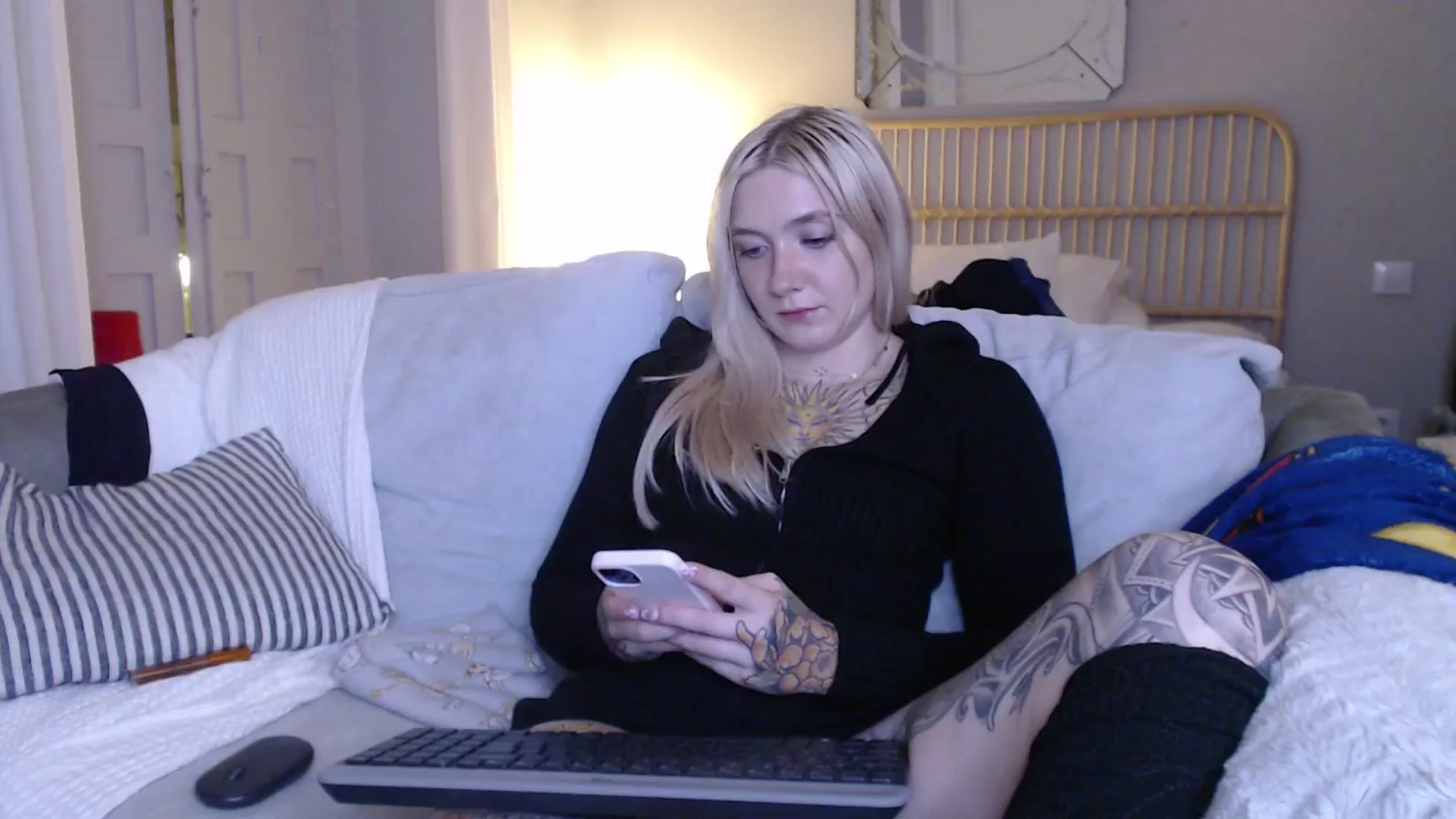Gallery image thumbnail from Tattoo_bbgirl's myfreecams stream on, 01/09/2025, 22:25 image 9 of 20
