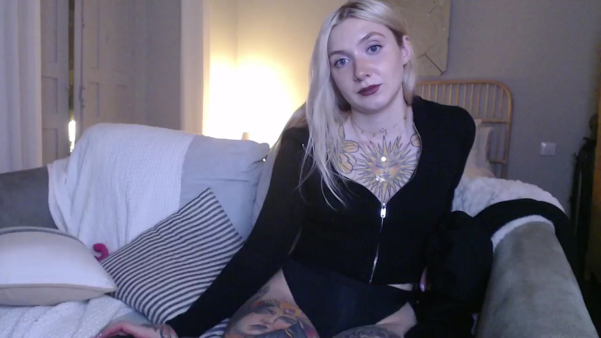 Gallery image thumbnail from Tattoo_bbgirl's myfreecams stream on, 01/20/2025, 21:26 image 10 of 20