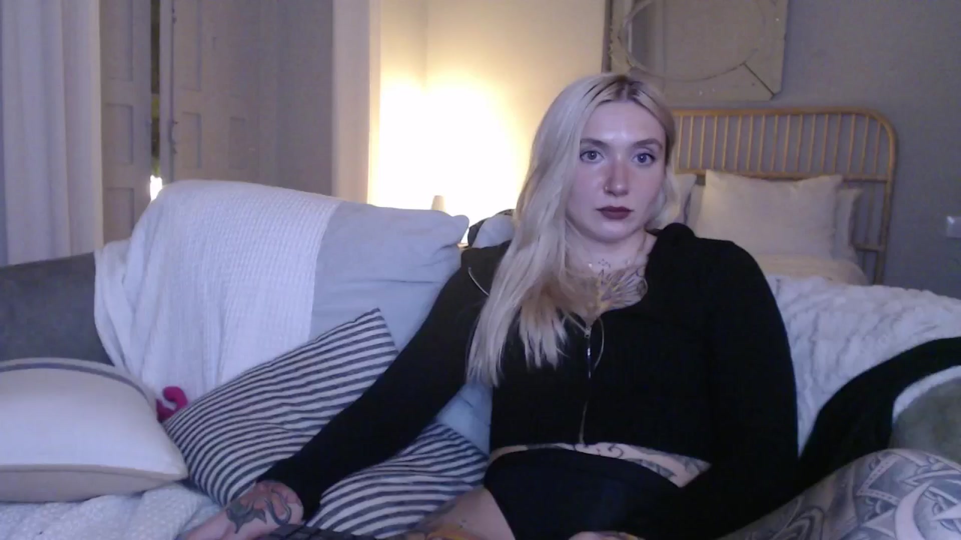 Gallery image thumbnail from Tattoo_bbgirl's myfreecams stream on, 01/20/2025, 21:26 image 15 of 20
