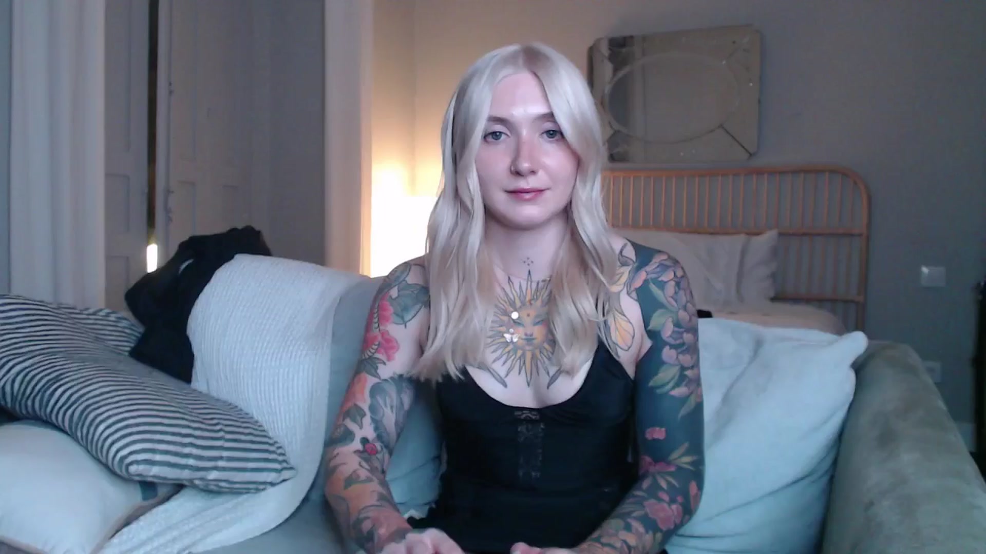 Gallery image thumbnail from Tattoo_bbgirl's myfreecams stream on, 01/21/2025, 20:29 image 14 of 20