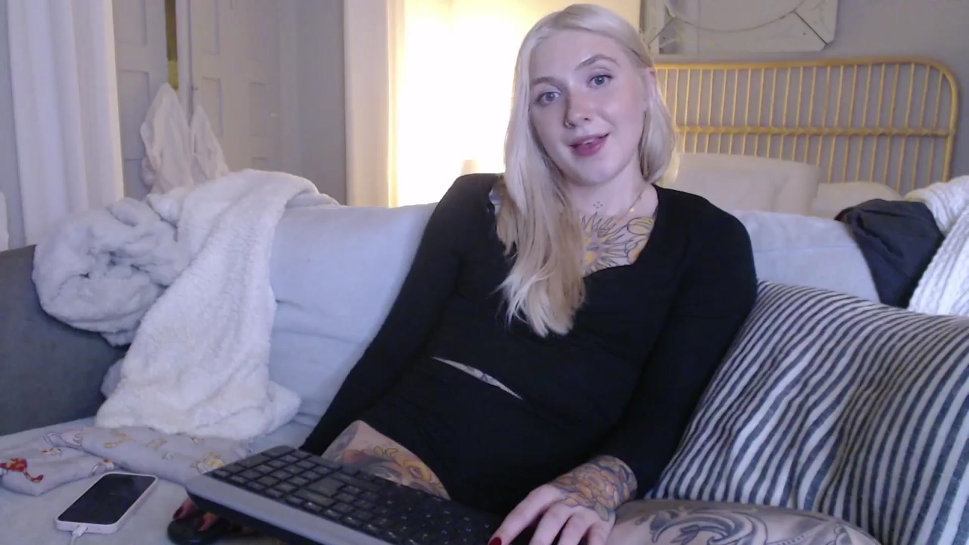Gallery image thumbnail from Tattoo_bbgirl's myfreecams stream on, 01/25/2025, 22:36 image 12 of 20
