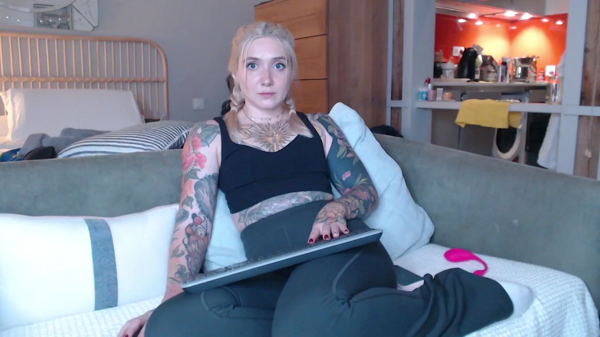 Gallery image thumbnail from Tattoo_bbgirl's myfreecams stream on, 02/05/2025, 20:04 image 18 of 20