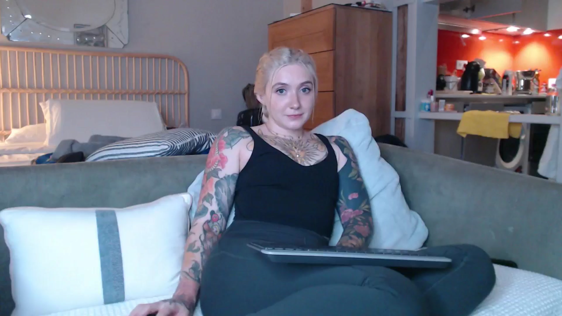 Gallery image thumbnail from Tattoo_bbgirl's myfreecams stream on, 02/05/2025, 20:04 image 10 of 20