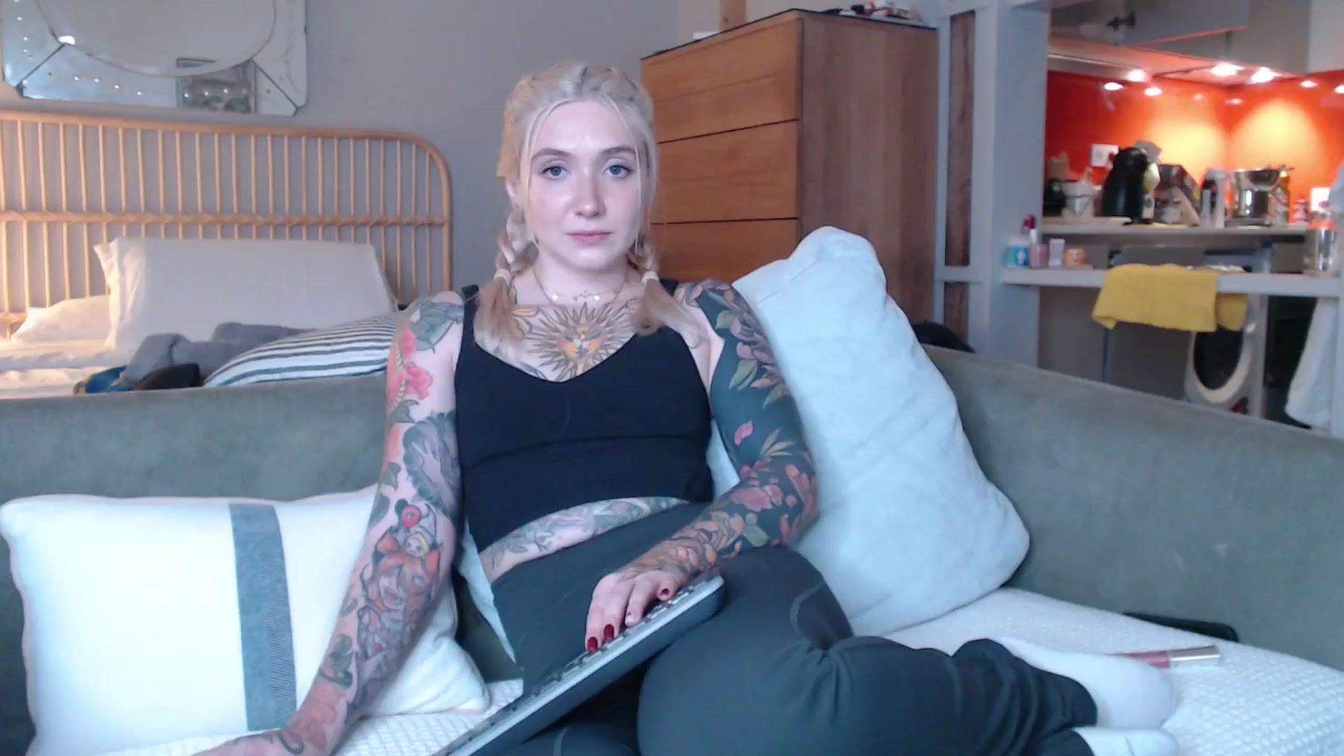 Gallery image thumbnail from Tattoo_bbgirl's myfreecams stream on, 02/05/2025, 20:04 image 8 of 20