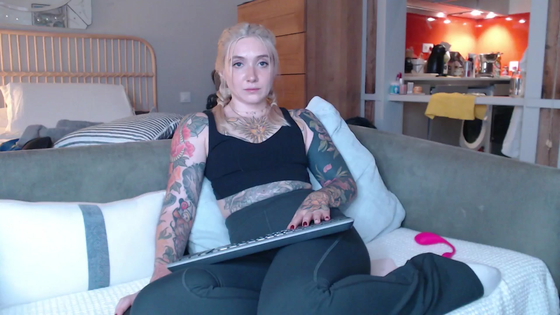 Gallery image thumbnail from Tattoo_bbgirl's myfreecams stream on, 02/05/2025, 20:04 image 19 of 20